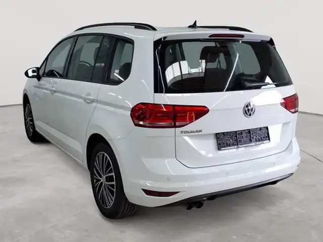 Volkswagen Touran view 5