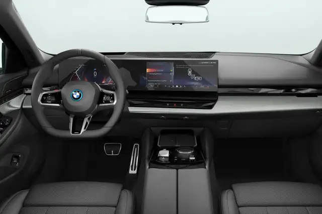 BMW 5 Series view 3