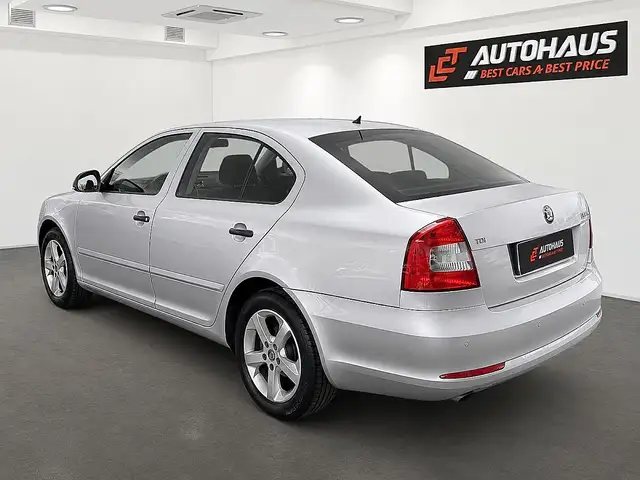 Skoda Octavia view 3