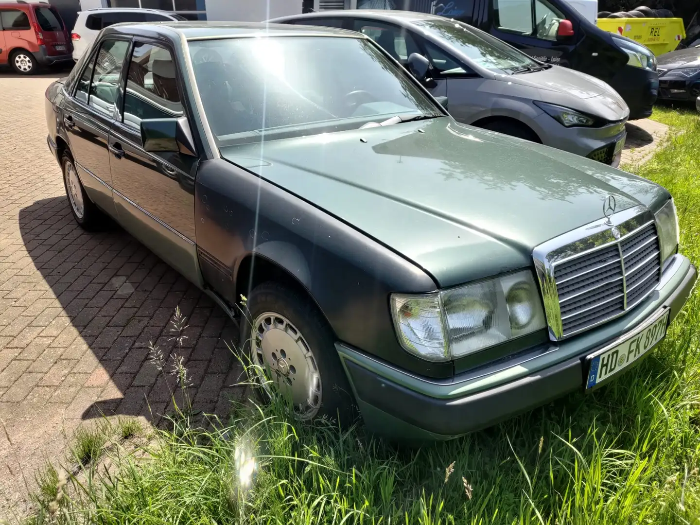 Mercedes-Benz 230 230 E Vert - 1