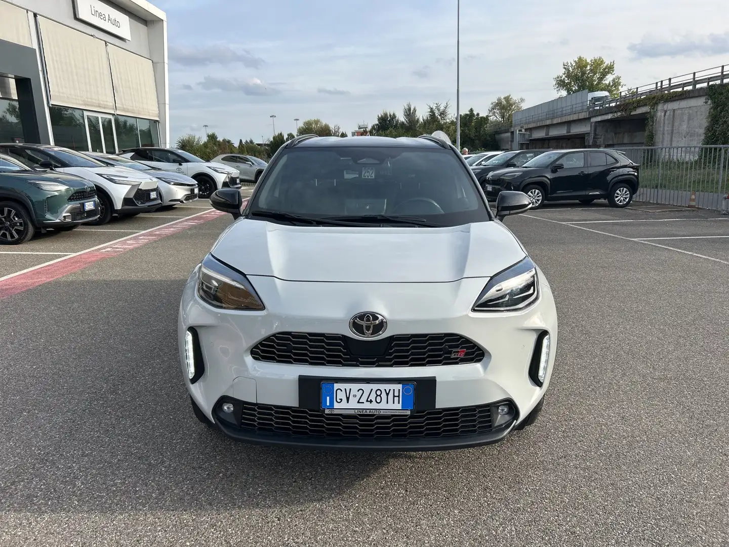 Toyota Yaris Cross Yaris Cross 1.5 Hybrid 130 CV 5p. E-CVT GR SPORT Grau - 2