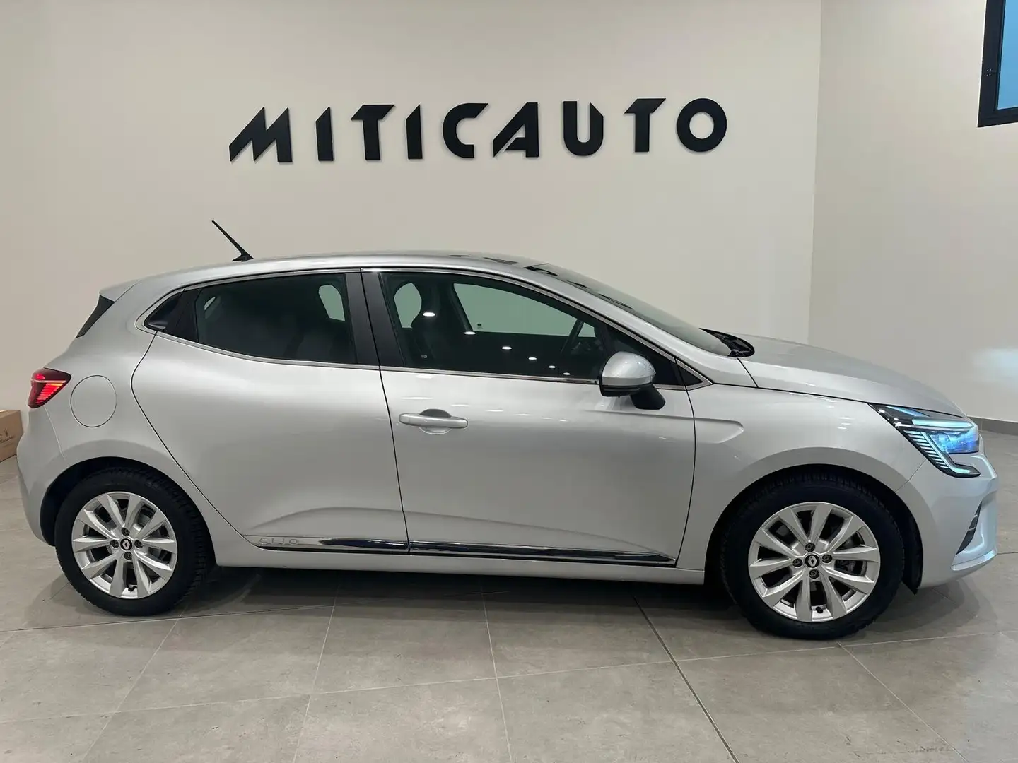 Renault Clio 1.6 E-Tech hybrid Intens 140cv auto Argento - 2