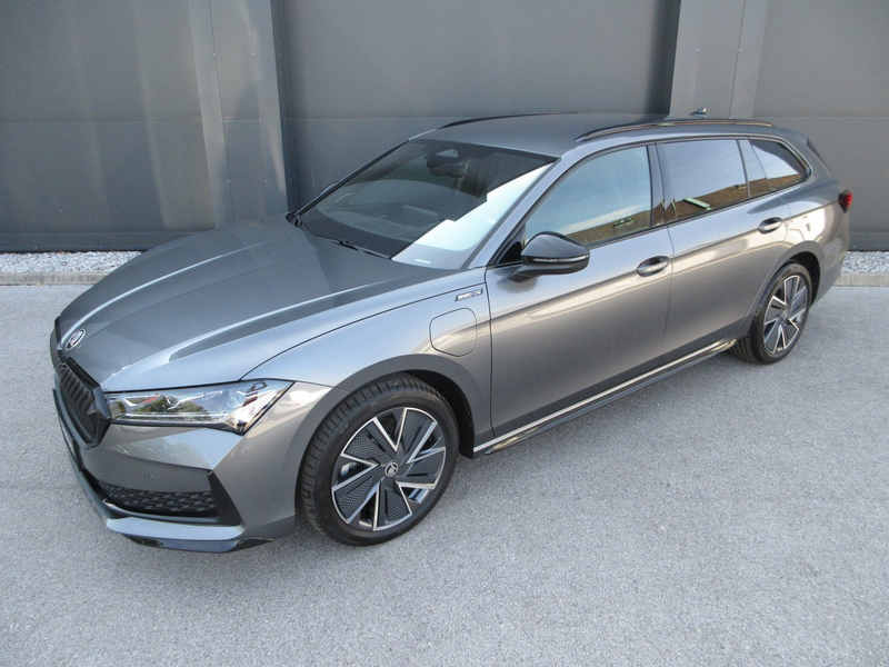 Skoda Superb Sportline iV TSI DSG — photo 2