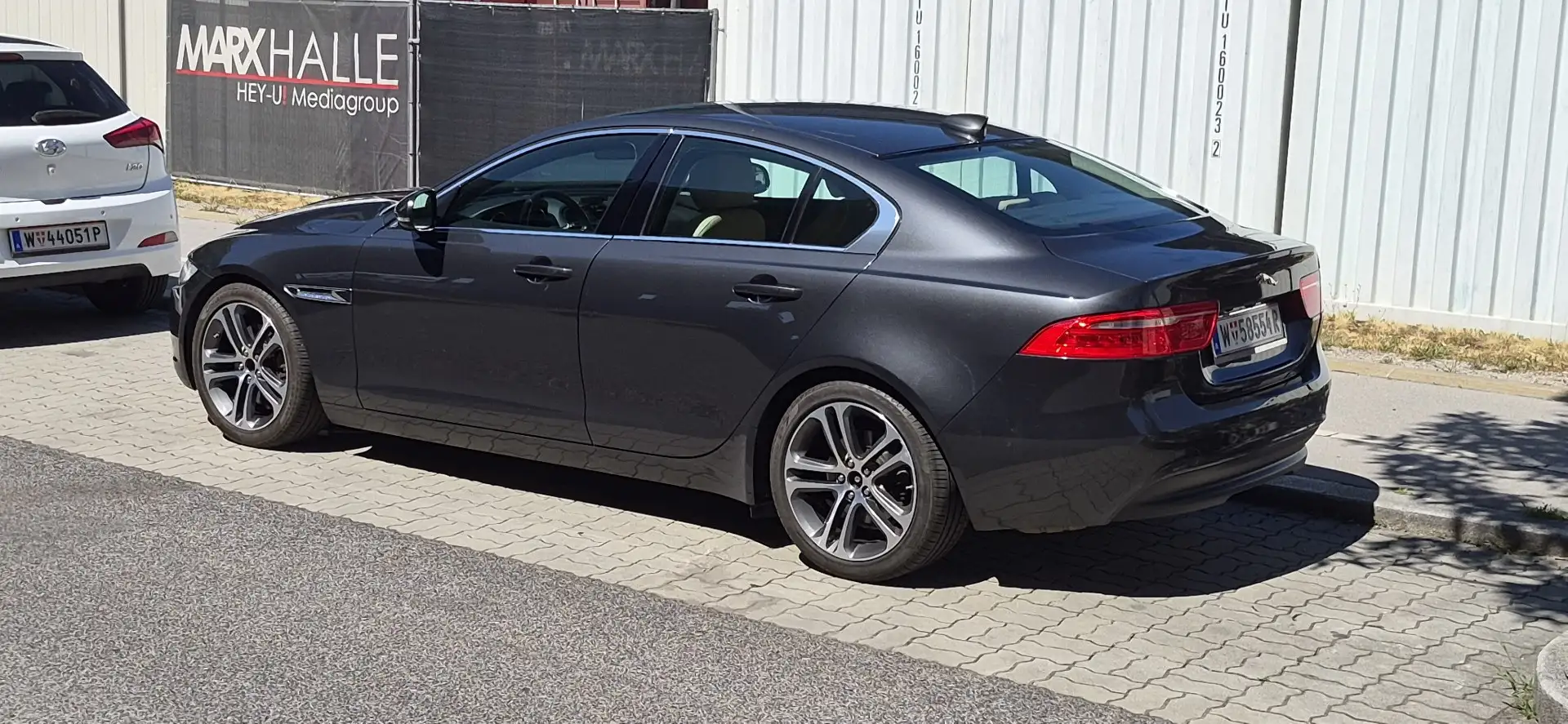 Jaguar XE E-Performance Prestige Aut. - 2
