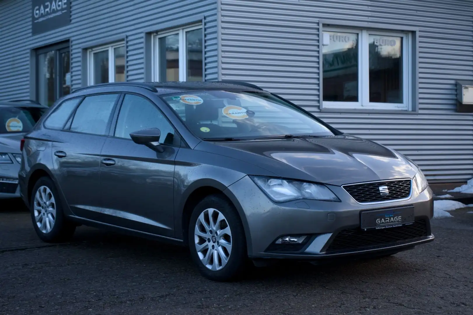 SEAT Leon ST Style 1.6 TDI Grau - 1