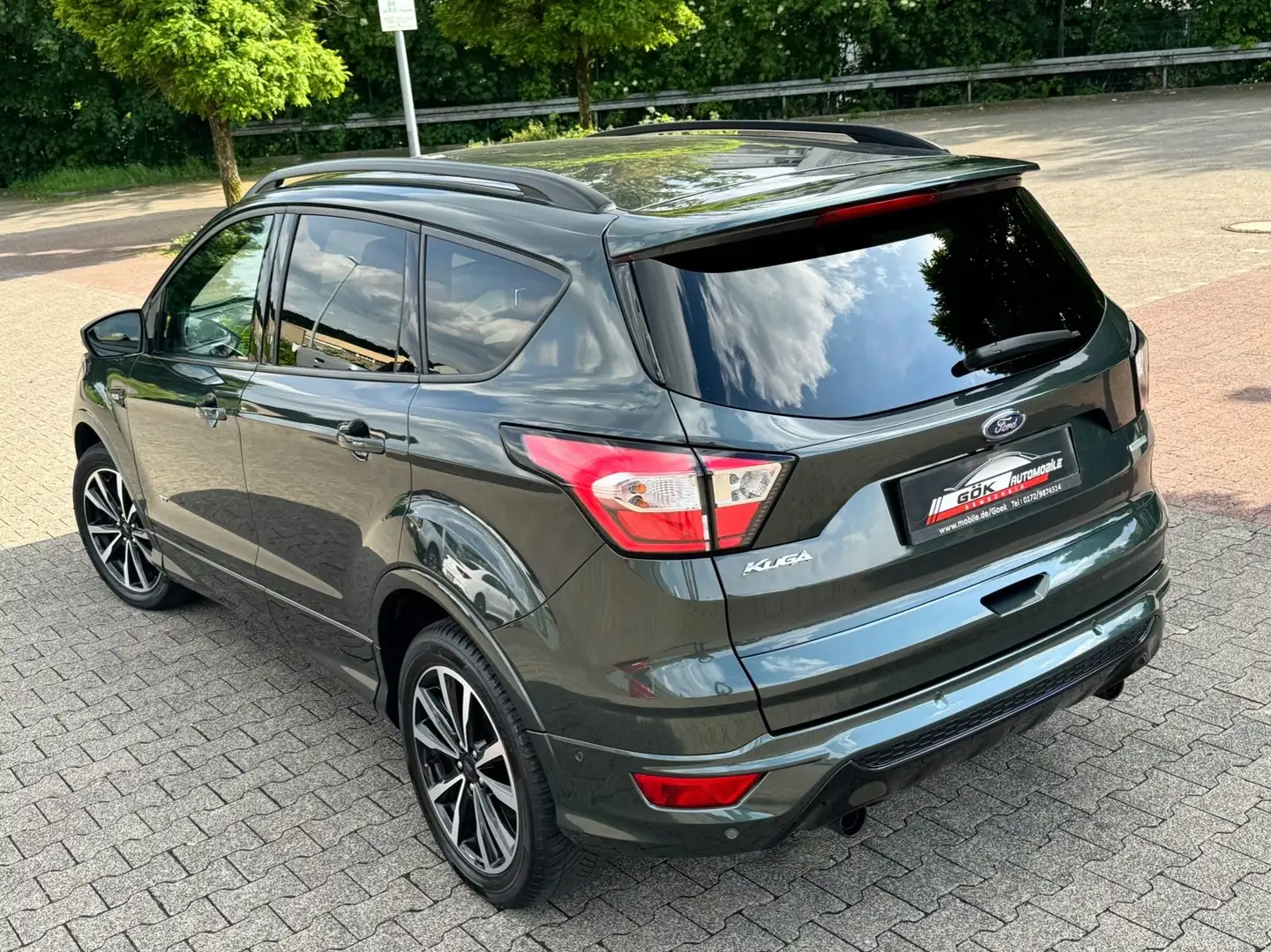 Ford Kuga KUGA 1,5 EB 4x4 AUTOMATIK ST-LINE / TOPZUSTAND Grün - 1
