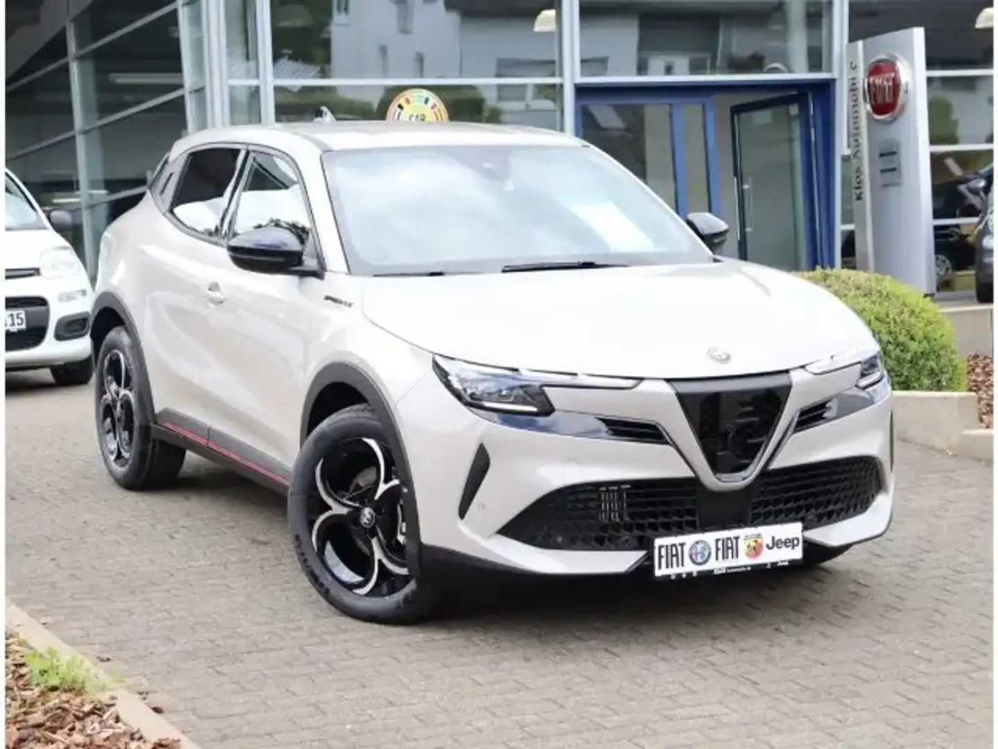 Alfa Romeo Junior Ibrida Speciale 1.2 VGT Beige - 1