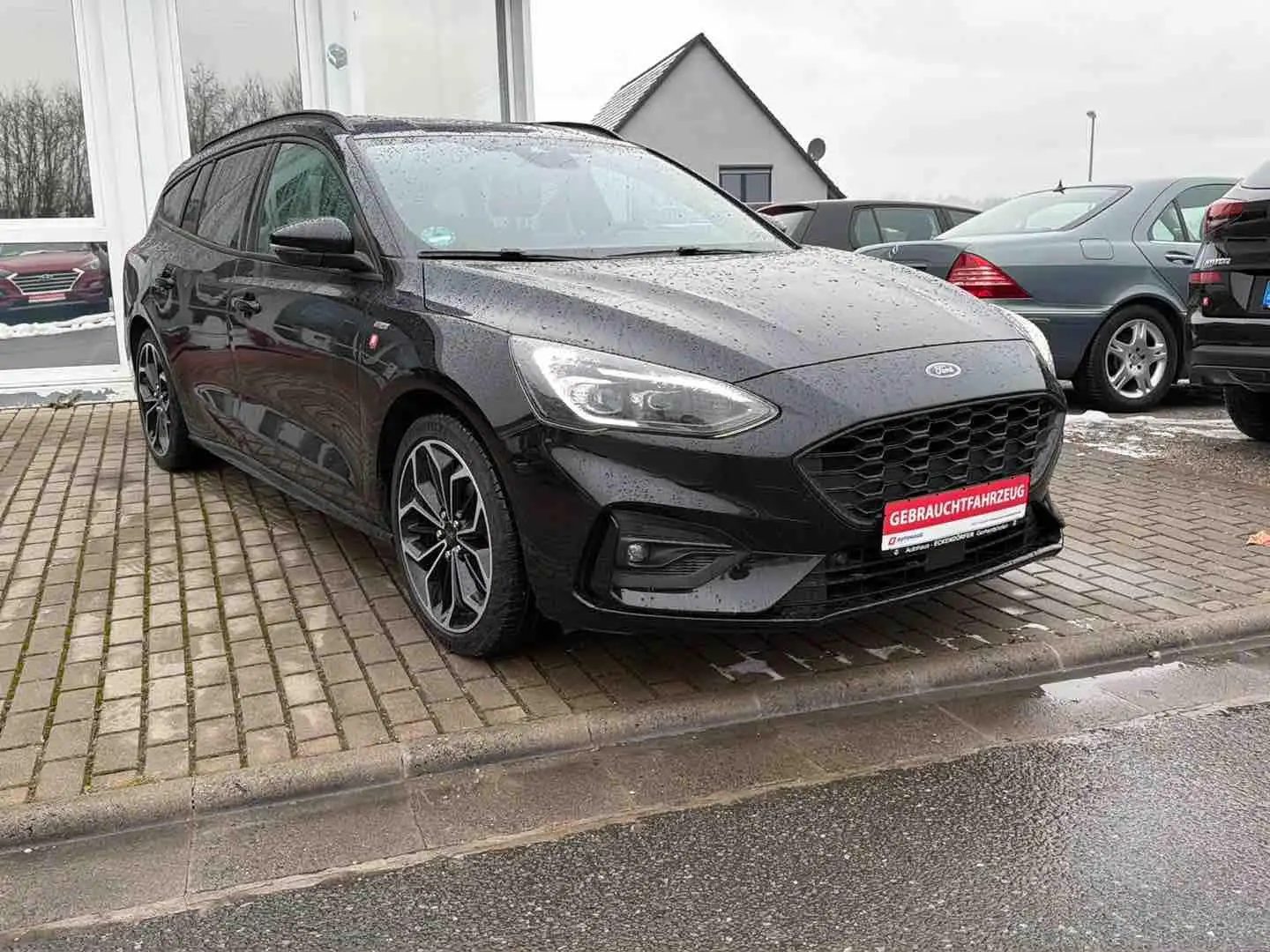 Ford Focus 1.0 EcoBoost ST-Line X *8-fach* Schwarz - 1