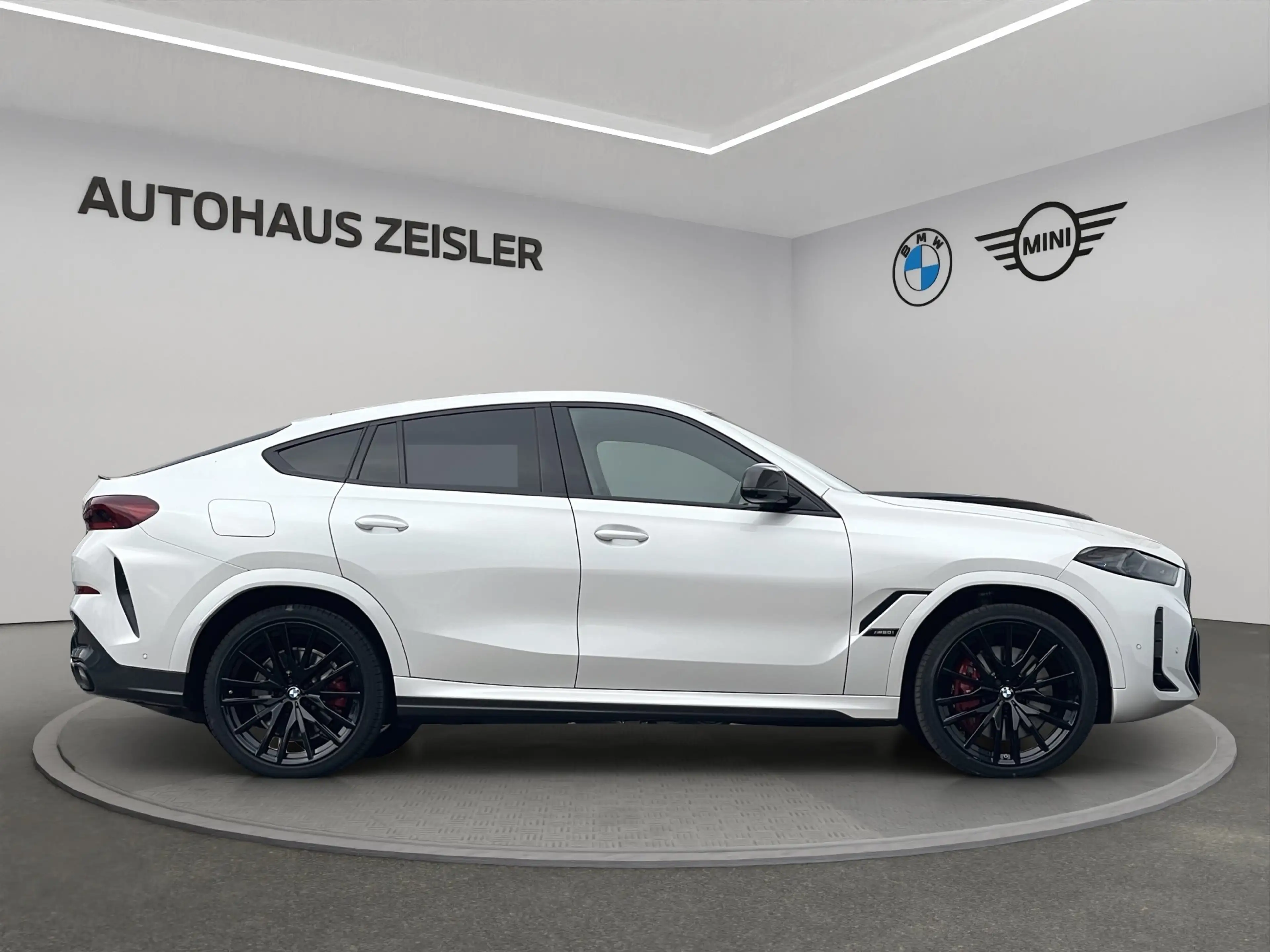 BMW X6 M60i xDrive — photo 3
