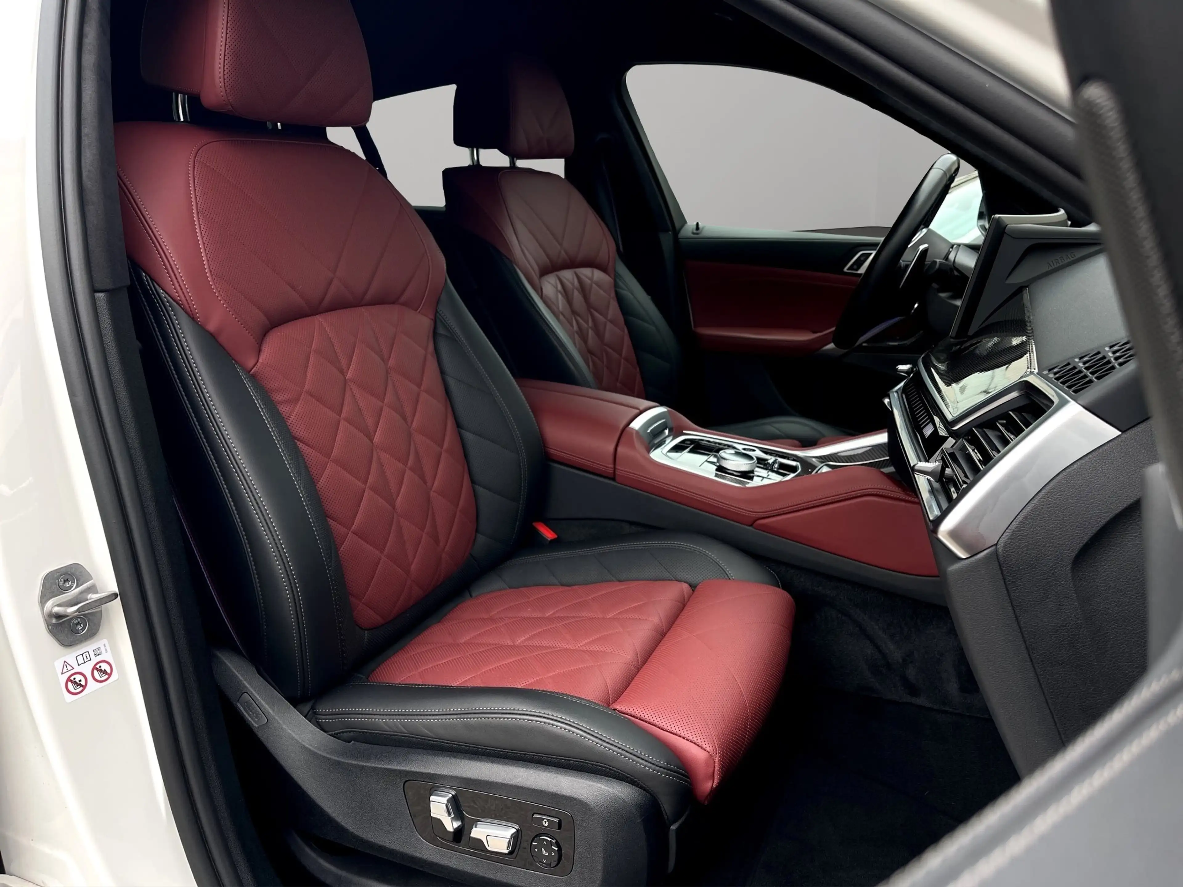 BMW X6 M60i xDrive — photo 12