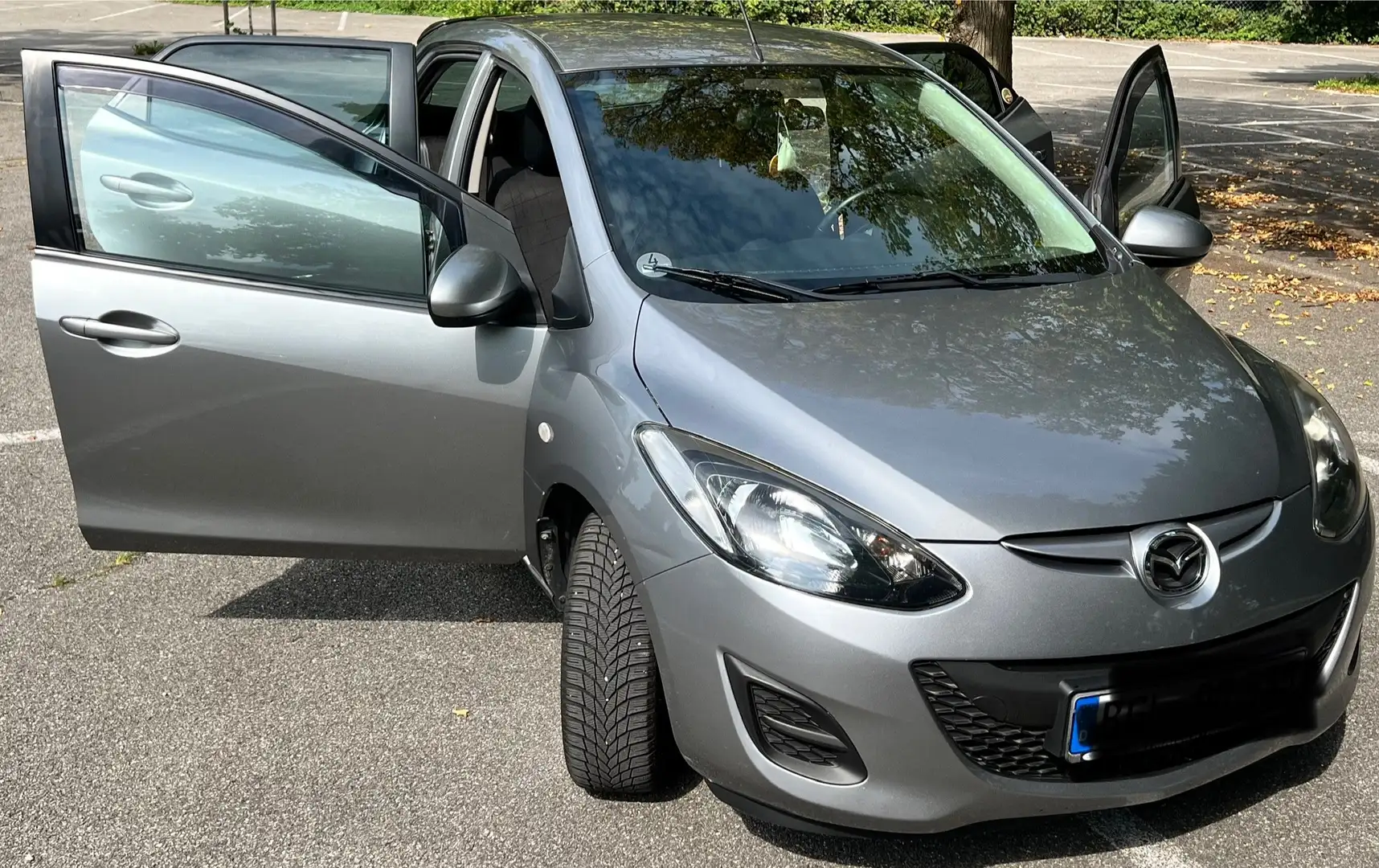 Mazda 2 kostengünst zuverläss geschont TÜV+Reifen neu Zilver - 1