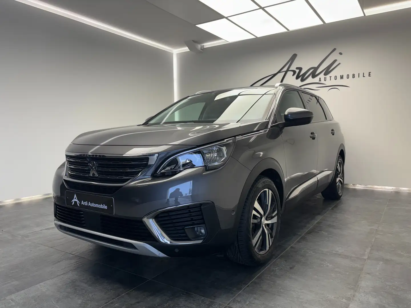 Peugeot 5008 1.5 BlueHDi *7 PLACES*CARPLAY*1ER PROPRIO*GARANTIE Gris - 1