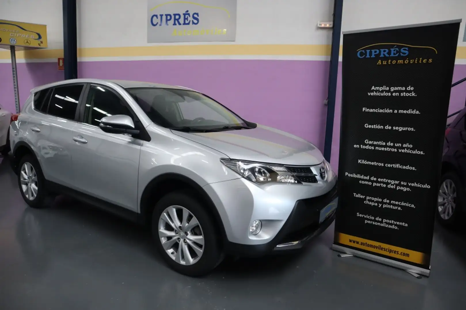 Toyota RAV 4 2.2D-4D Advance 4x4 Silber - 1