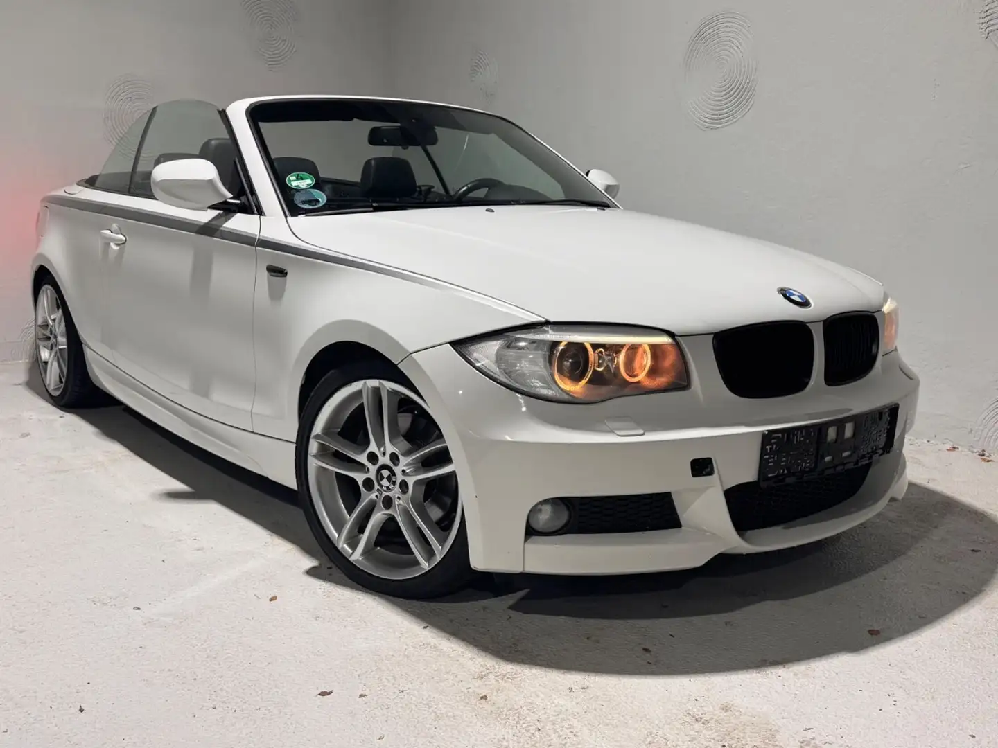 BMW 120 i M Sport Paket Cabrio*Keyless*Leder*2Hand* Wit - 1