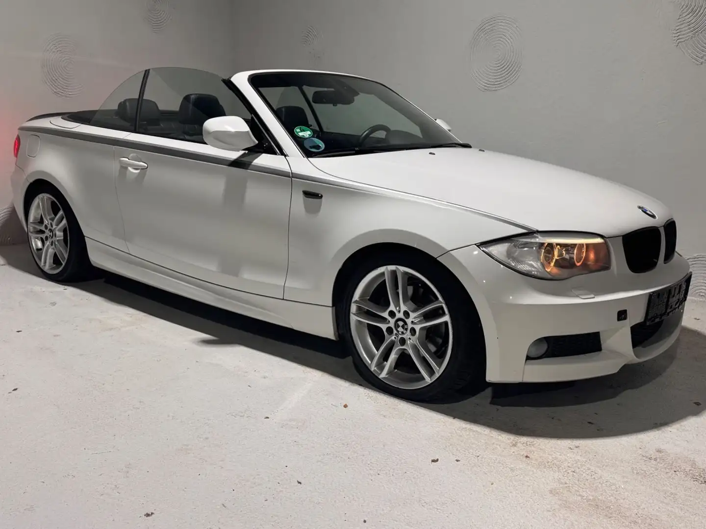 BMW 120 i M Sport Paket Cabrio*Keyless*Leder*2Hand* Wit - 2