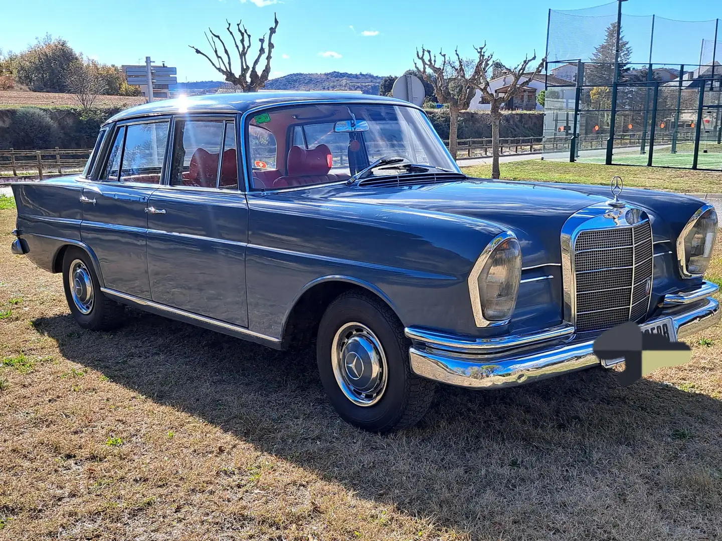 Mercedes-Benz W 114/115 Strich-Acht W111 S220 Gris - 1