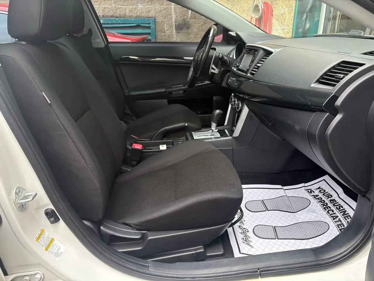 Mitsubishi Lancer photo Mitsubishi Lancer