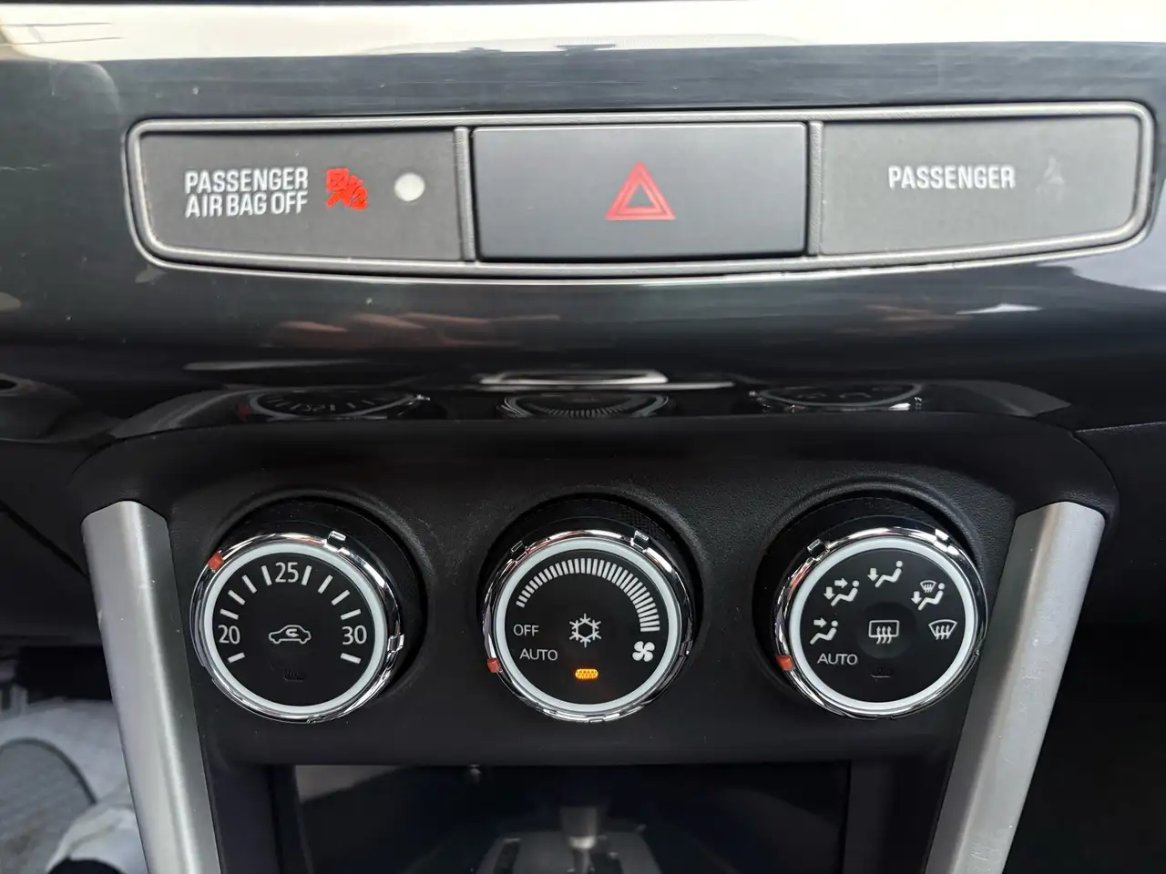 Mitsubishi Lancer photo Mitsubishi Lancer
