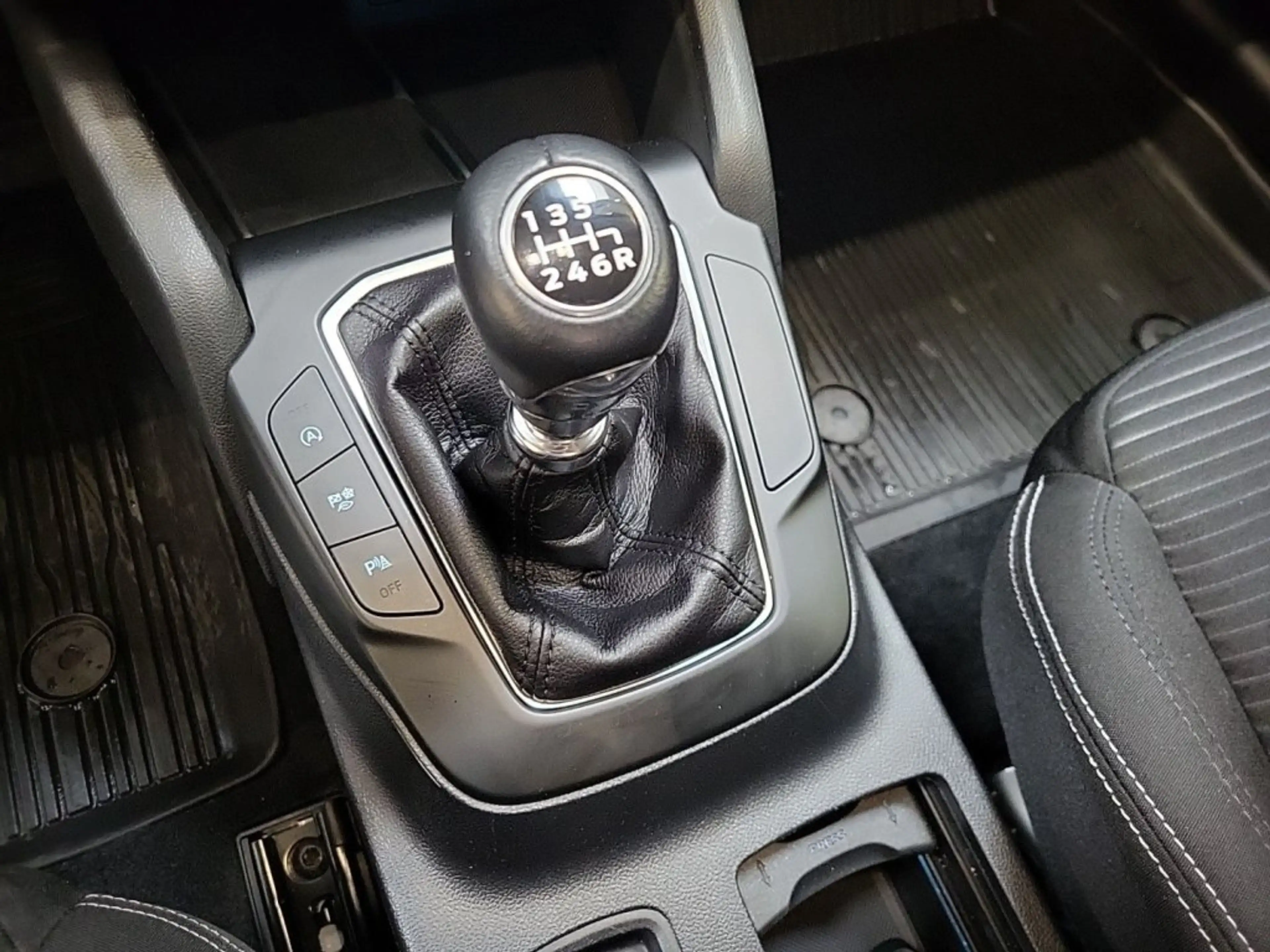 Ford Focus Turnier 1,0 EcoBoost Titanium Style — photo 11