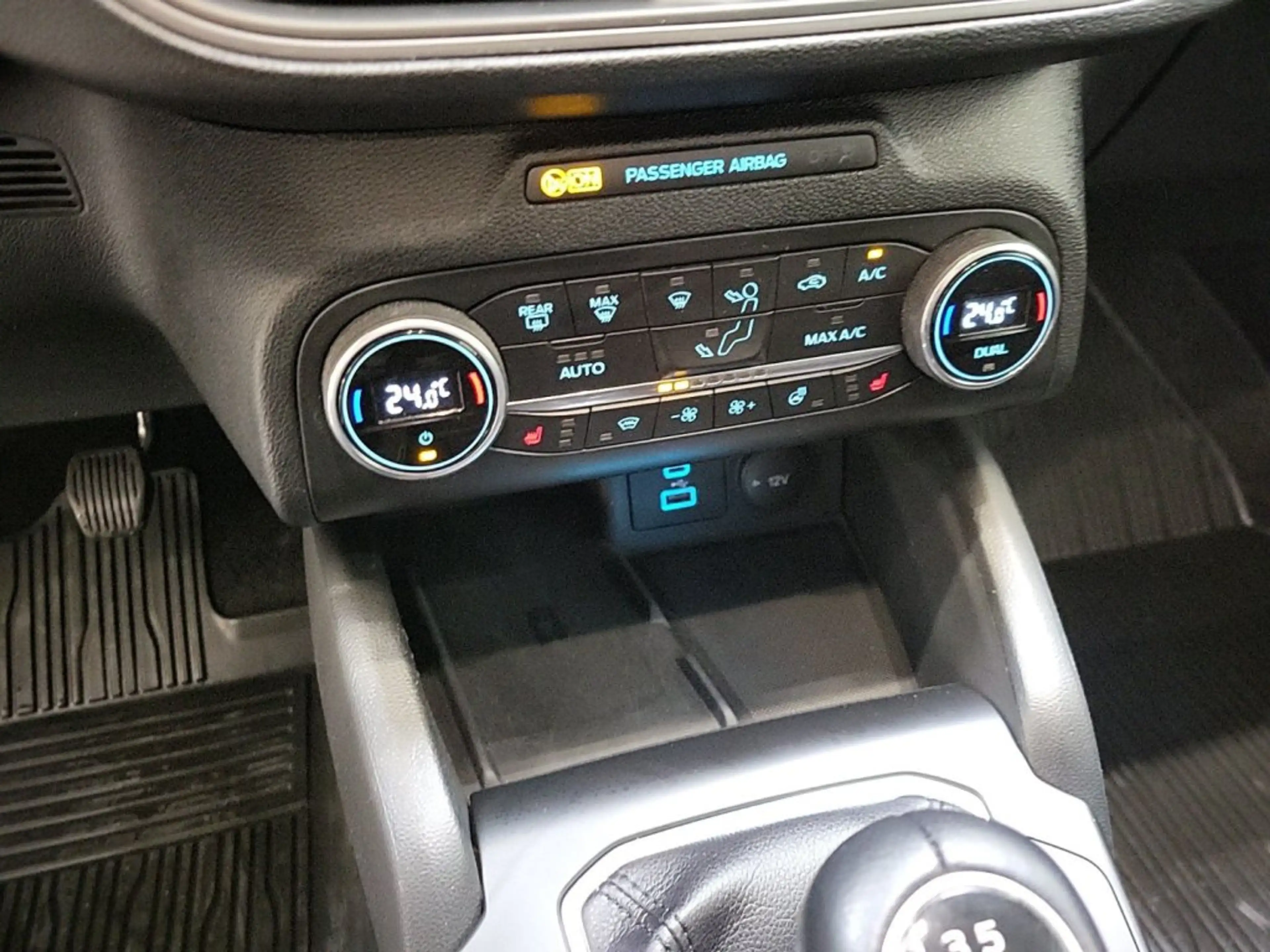 Ford Focus Turnier 1,0 EcoBoost Titanium Style — photo 10