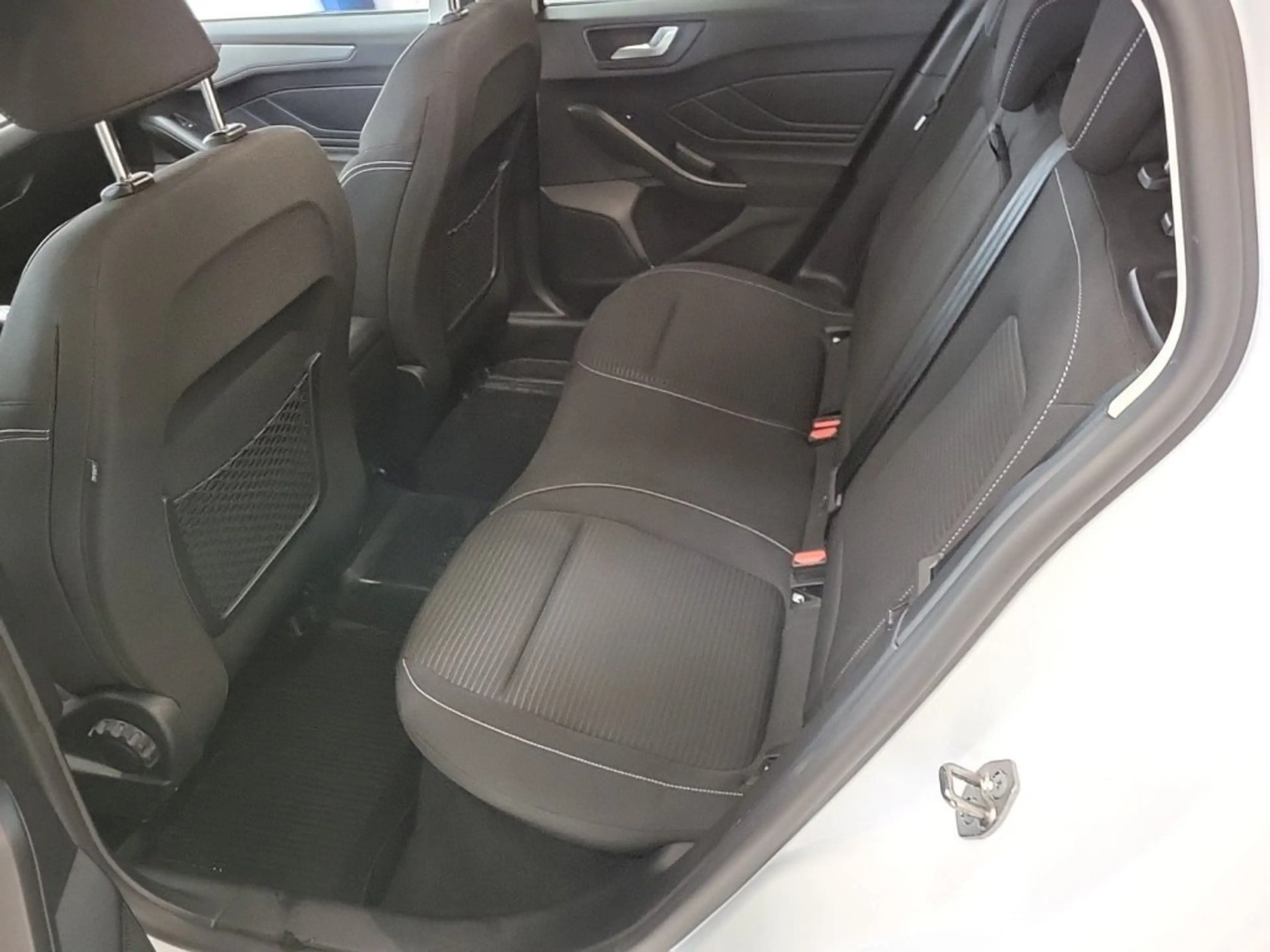 Ford Focus Turnier 1,0 EcoBoost Titanium Style — photo 6