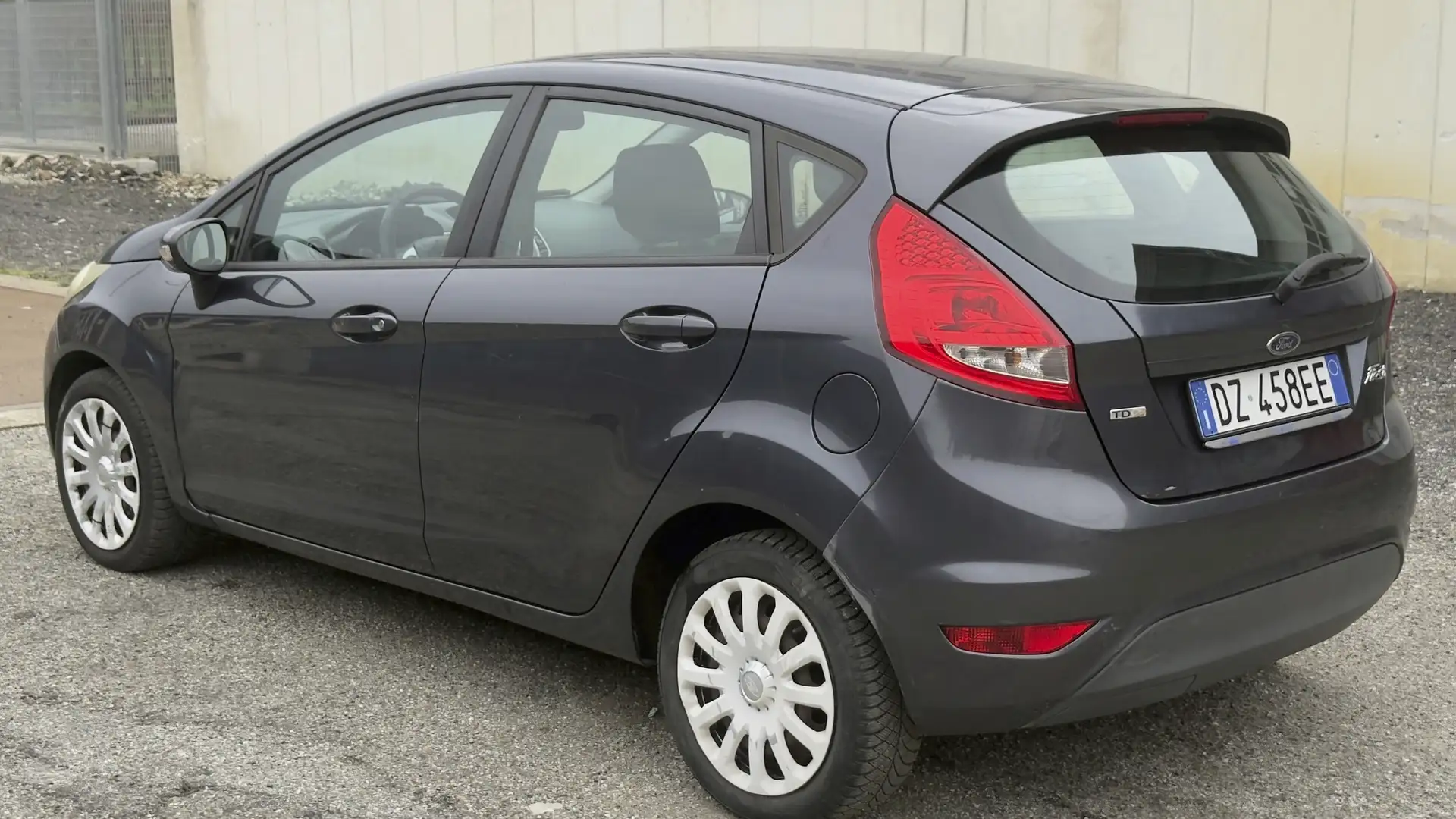 Ford Fiesta Fiesta VI 2008 5p 1.4 tdci Schwarz - 2