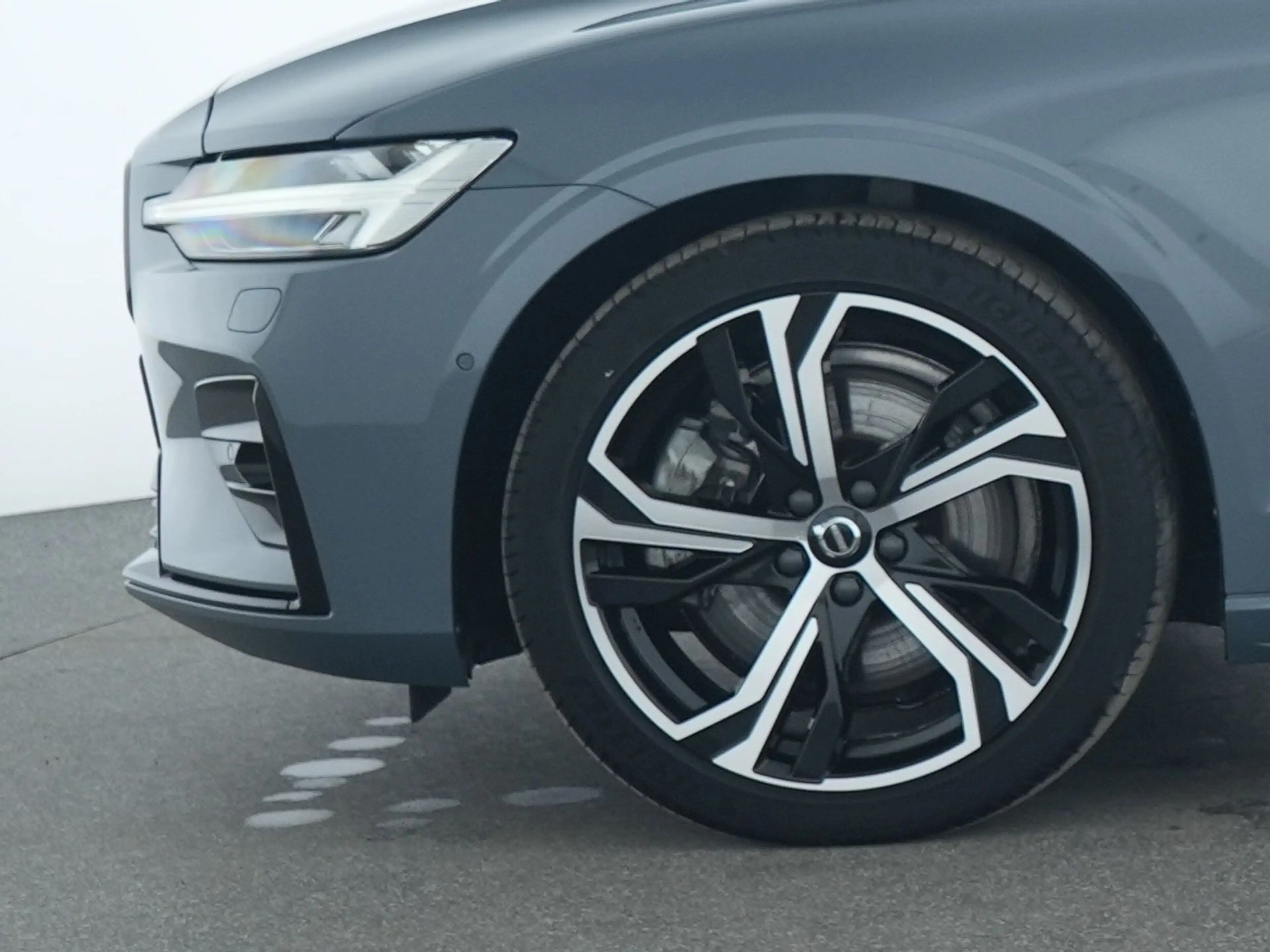 Volvo V60 Plus Dark Leder|AHK|ACC|Kamera|Kessy|SHZ|PDC — photo 13