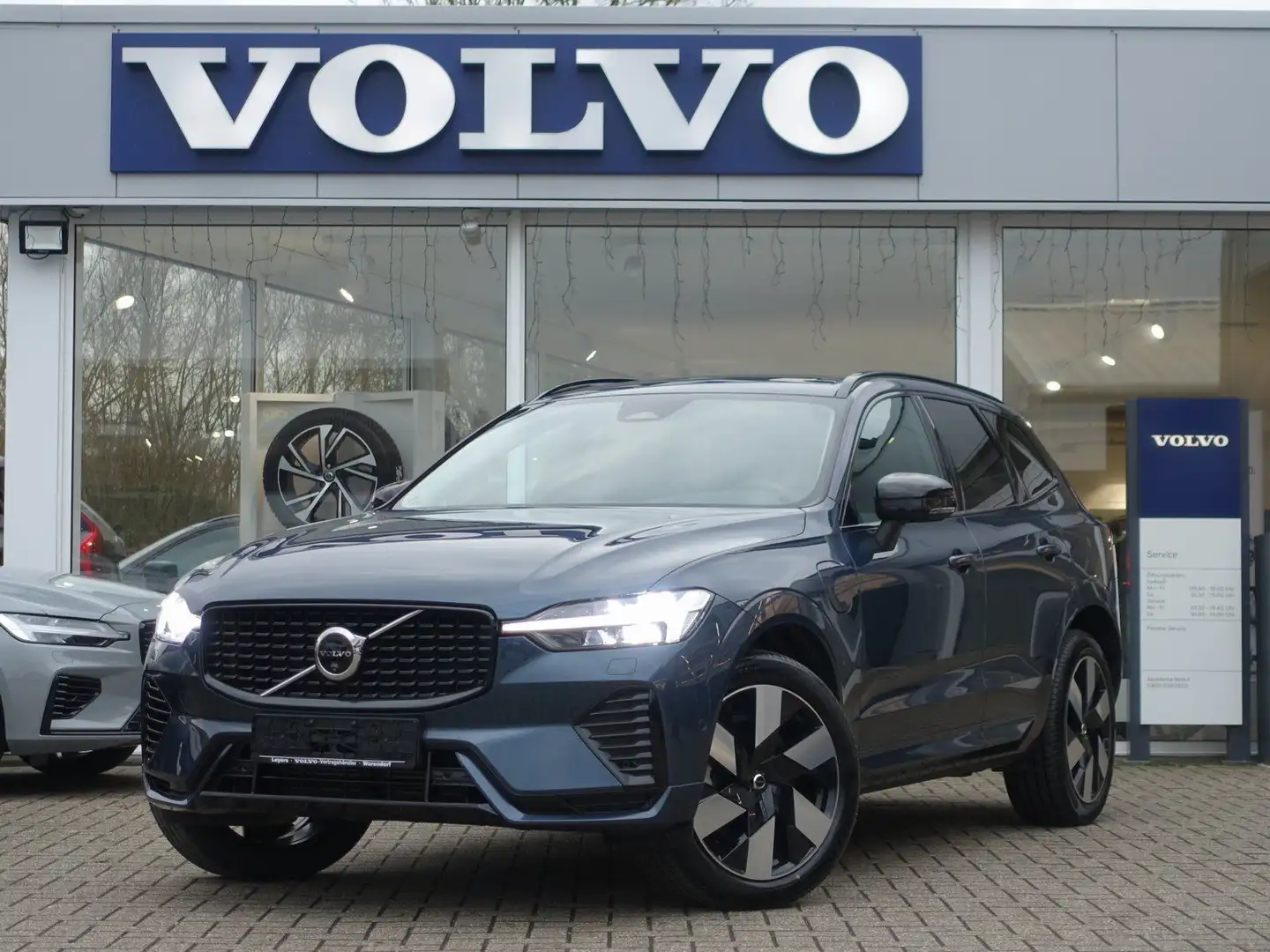 Volvo XC60 Plus Dark T6 AWD Plug-in/Alarm/360°/Pano Blau - 1
