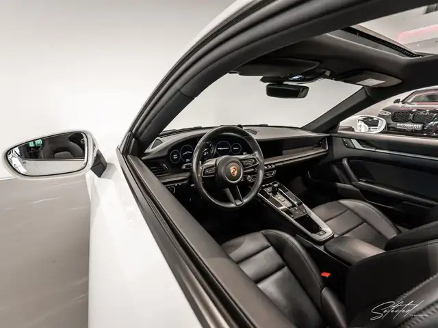 Porsche 911 992 Carrera 4 Coupe PDK *GLASDACH*KEYLESS*ACC* Ansicht 38