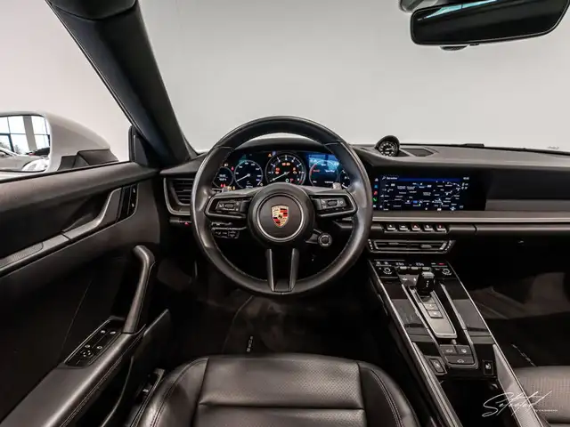 Porsche 911 992 Carrera 4 Coupe PDK *GLASDACH*KEYLESS*ACC* Ansicht 41