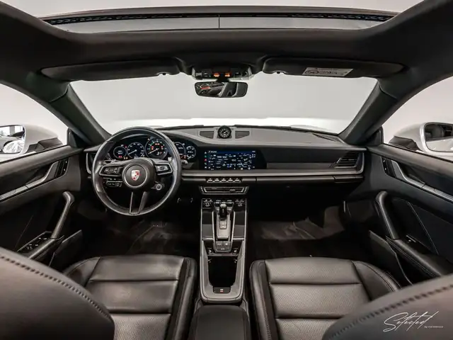 Porsche 911 992 Carrera 4 Coupe PDK *GLASDACH*KEYLESS*ACC* Ansicht 25