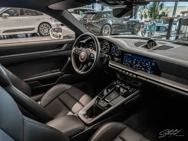 Porsche 911 992 Carrera 4 Coupe PDK *GLASDACH*KEYLESS*ACC* Ansicht 26