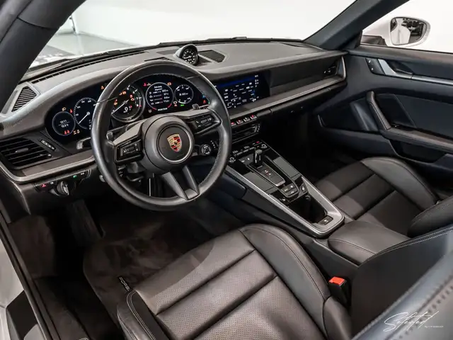 Porsche 911 992 Carrera 4 Coupe PDK *GLASDACH*KEYLESS*ACC* Ansicht 29