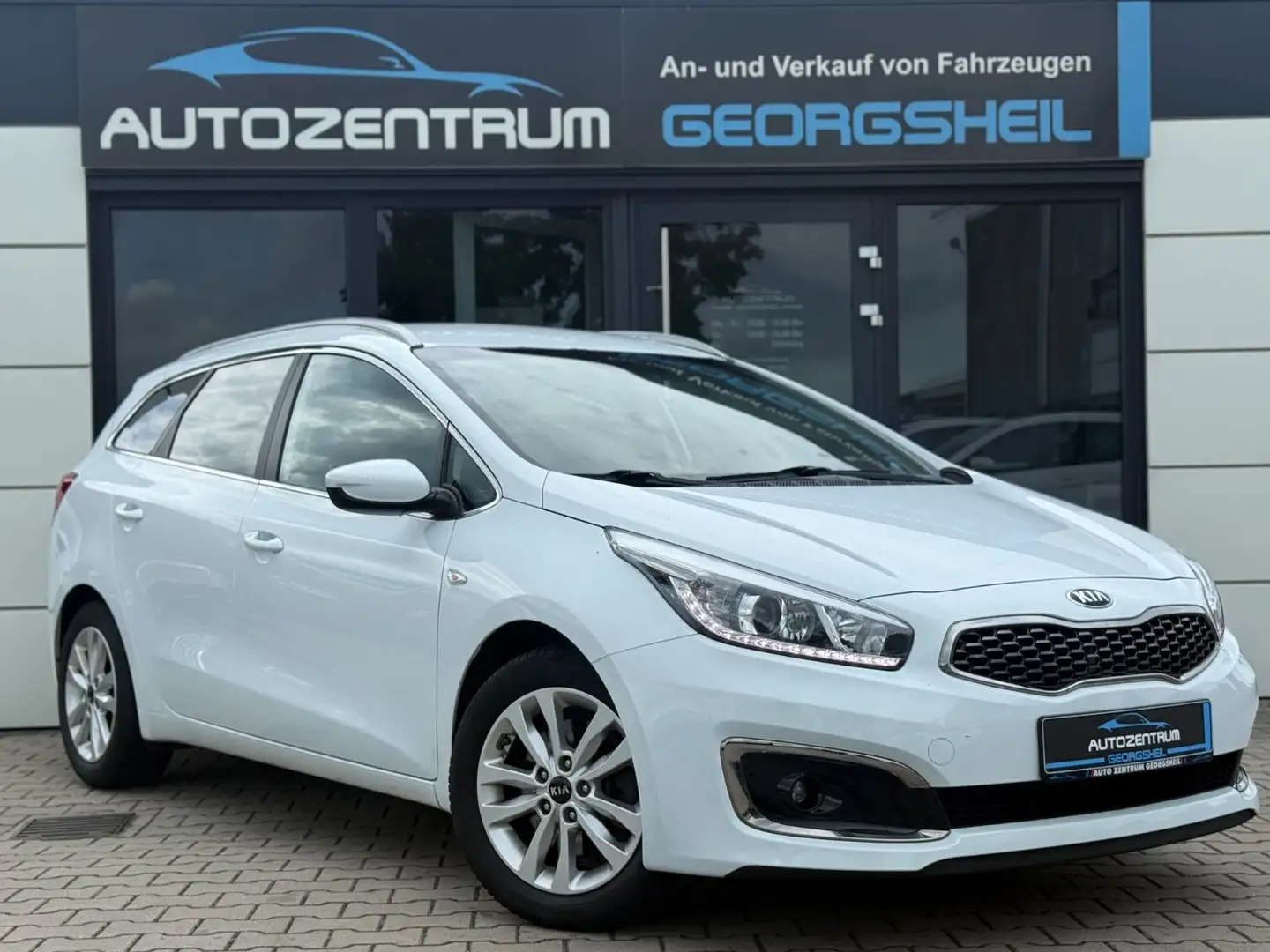 Kia Ceed Dream Team-LED-Xenon-Navi-AHK-Carplay-PDC Alb - 1