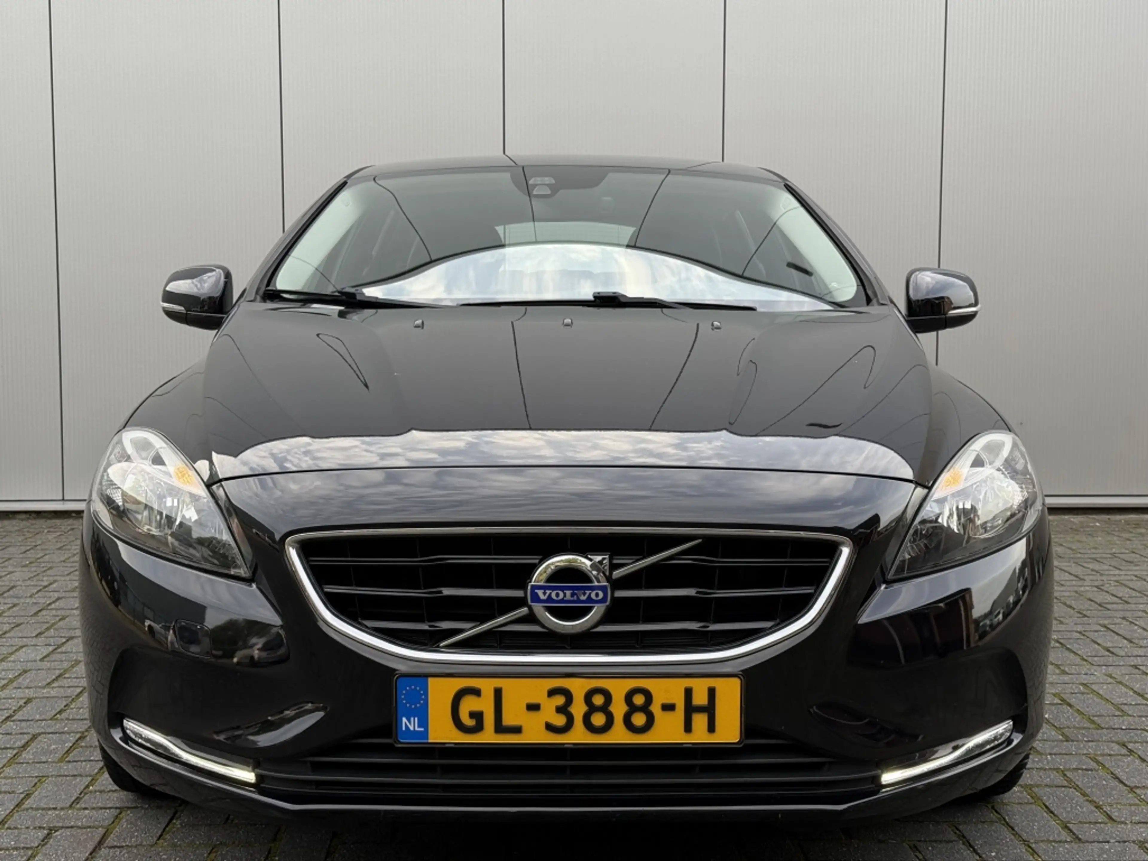 Volvo V40 1.6 T4 Momentum Trekhaak Automaat — photo 2