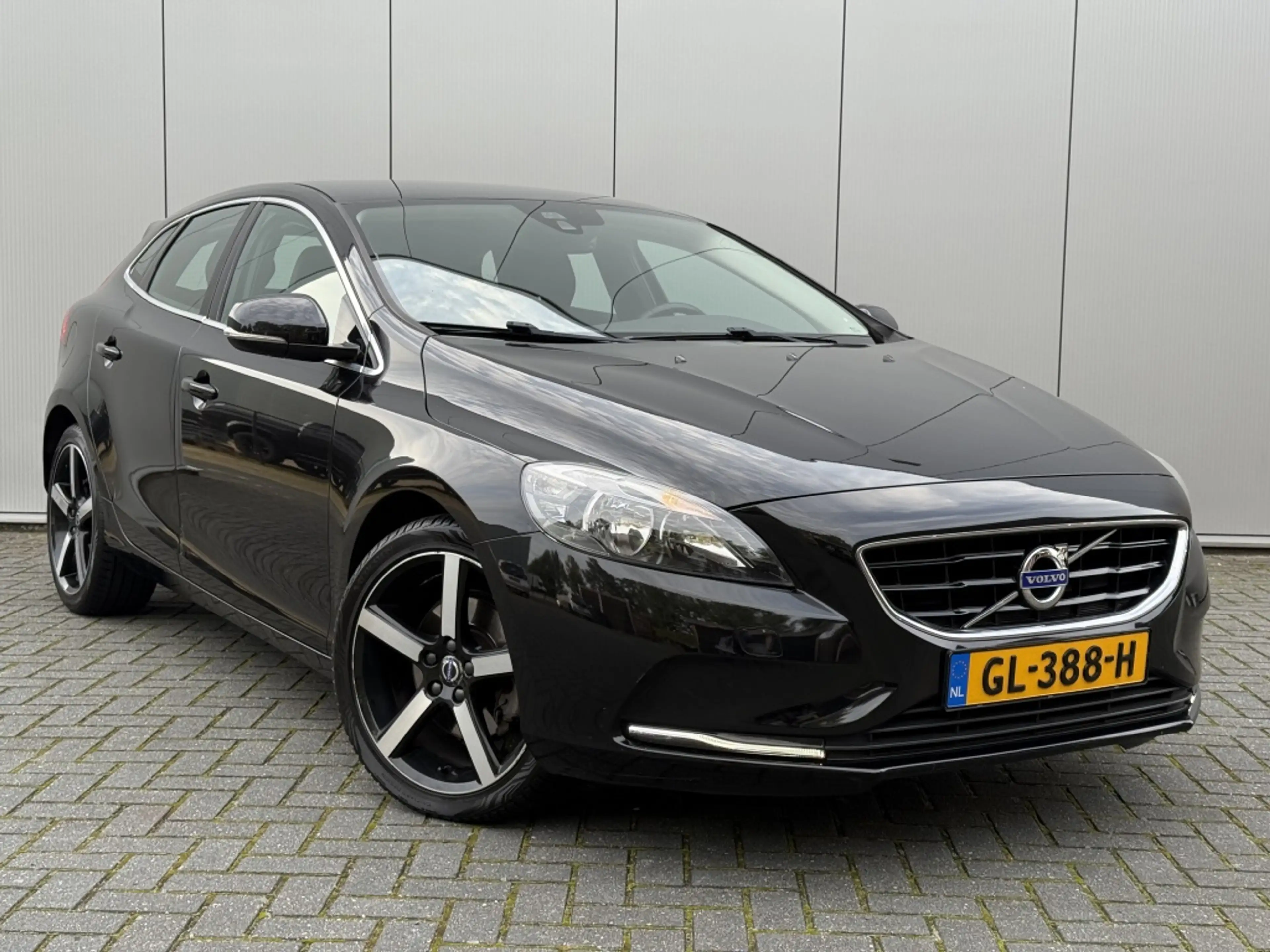 Volvo V40 1.6 T4 Momentum Trekhaak Automaat — photo 3