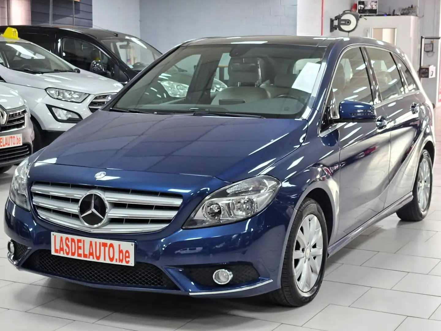 Mercedes-Benz B 180 1.6i Auto Cuir Chauffants Blue Gps Pano Ouvrant Bleu - 1