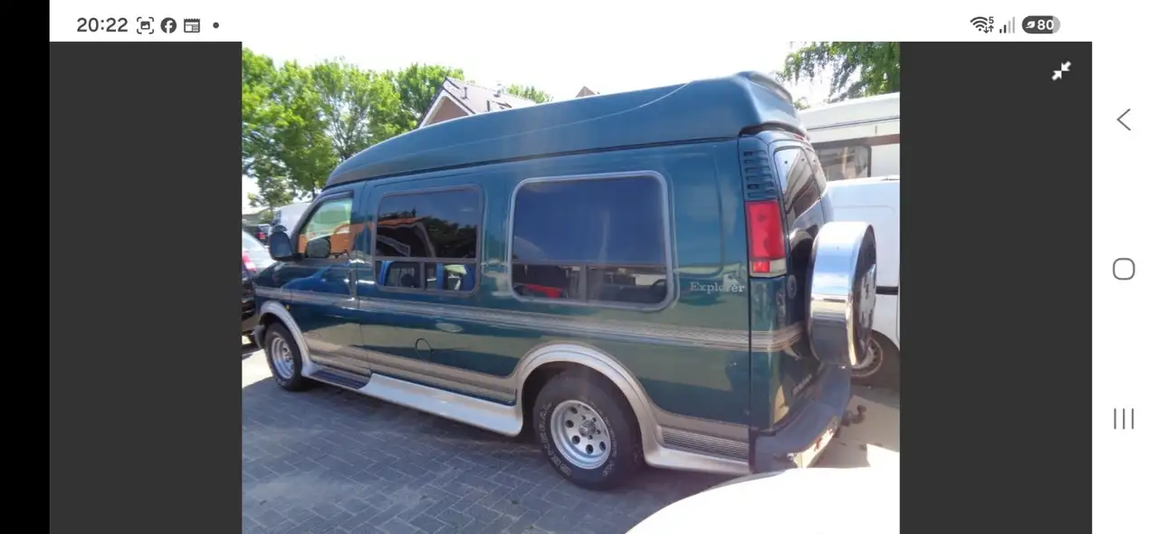 gmc-midas savana met motorschade (gat in carter), foto 3