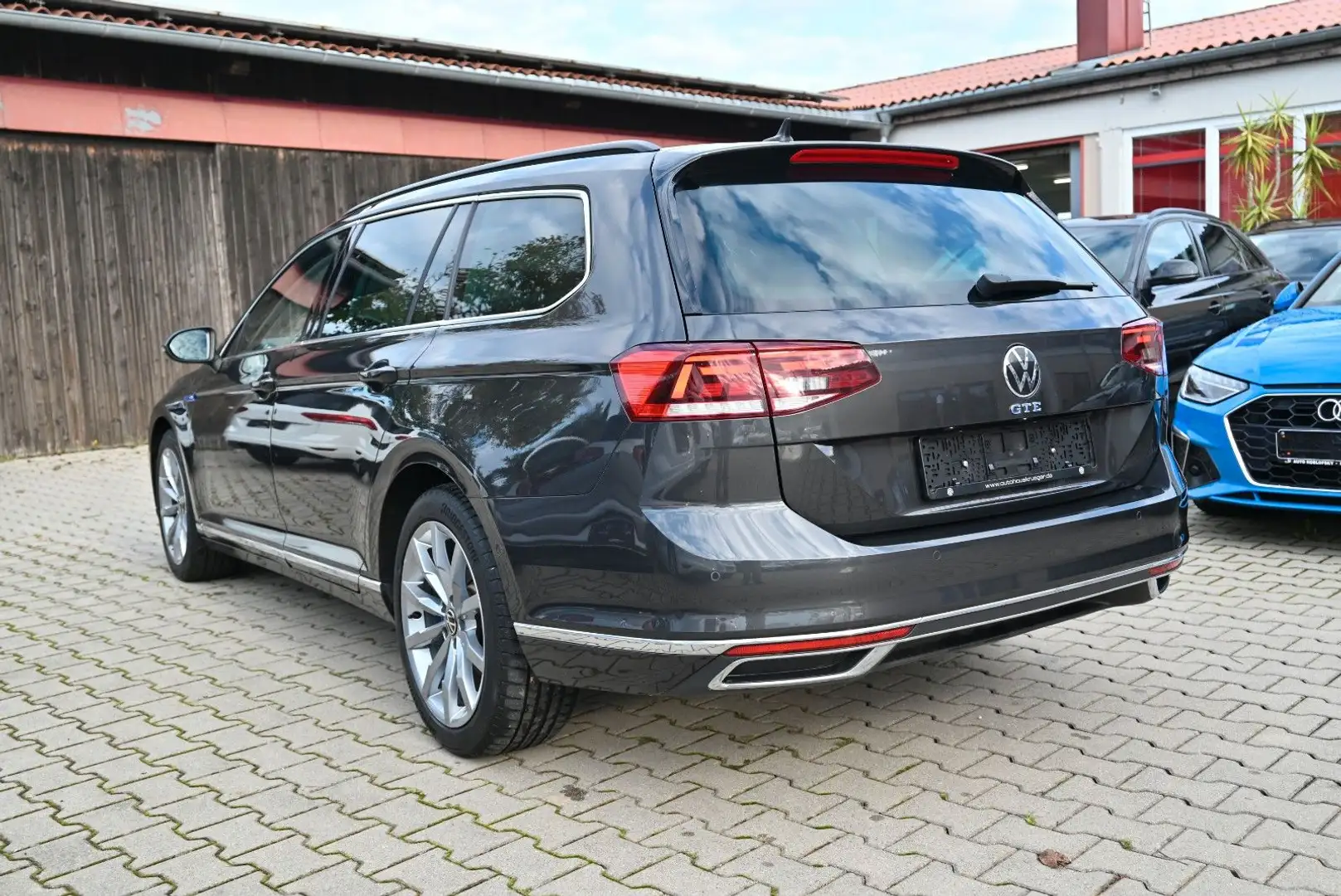 Volkswagen Passat Variant GTE/Pano/AHK/Virtual/Leder Grau - 2