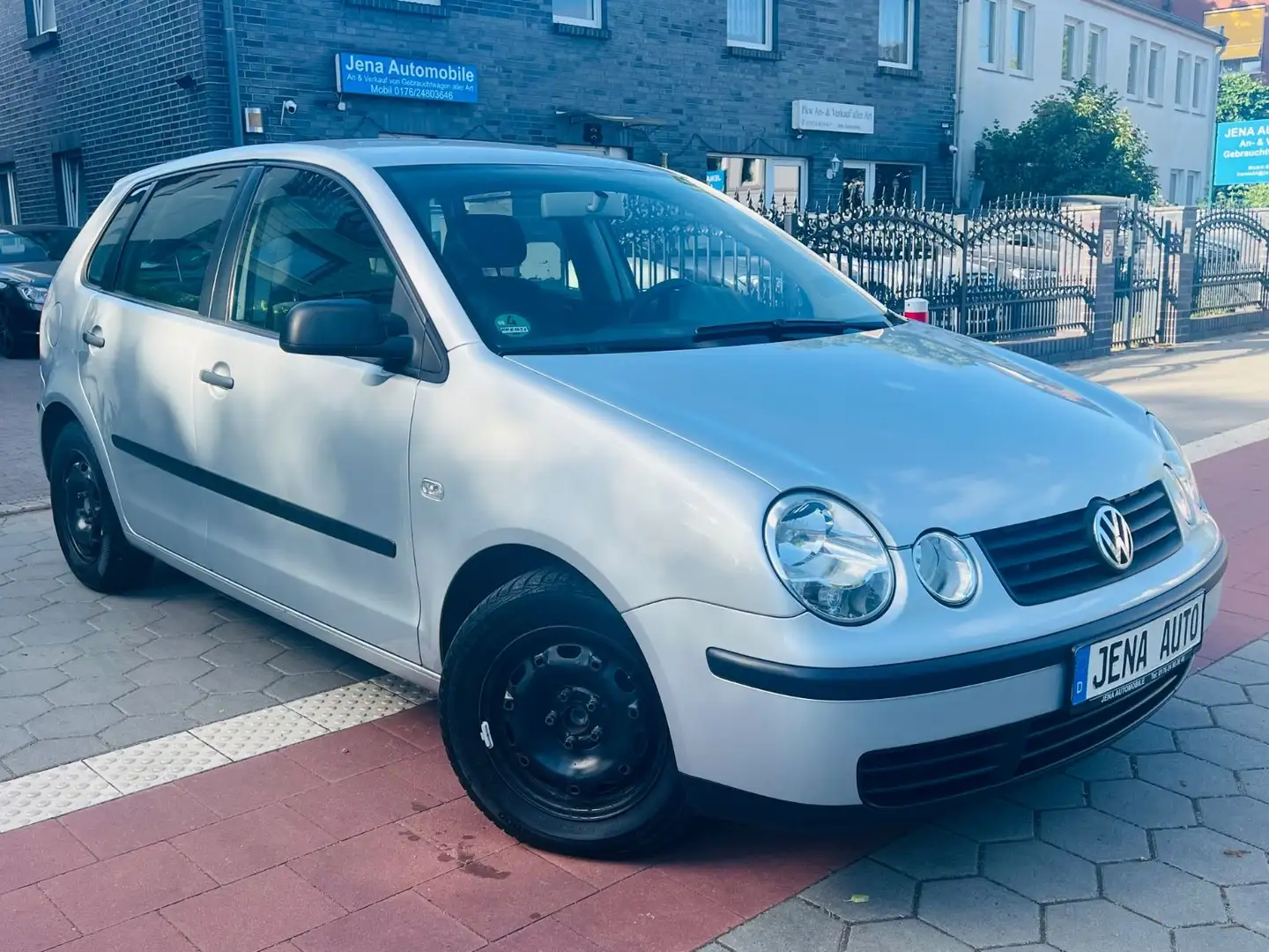 Volkswagen Polo IV Basis 2.Hand Scheckheft Klima 4xEFH Argent - 1