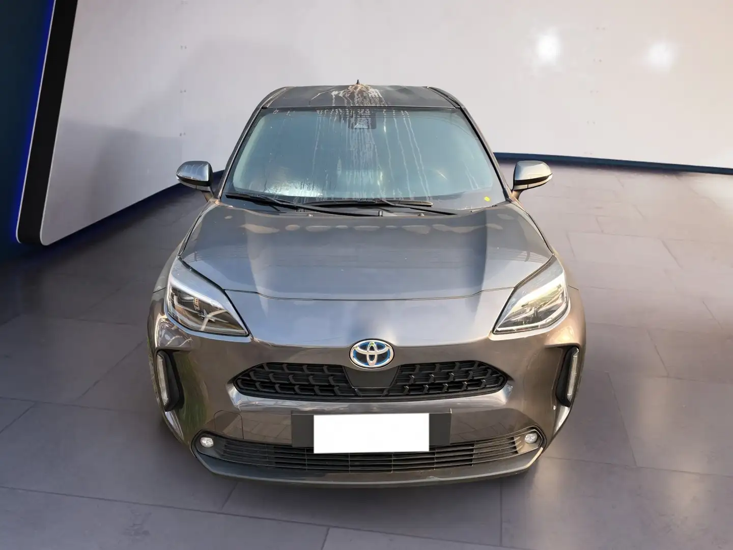 Toyota Yaris Cross 1.5h Trend awd-i 116cv e-cvt Grigio - 1
