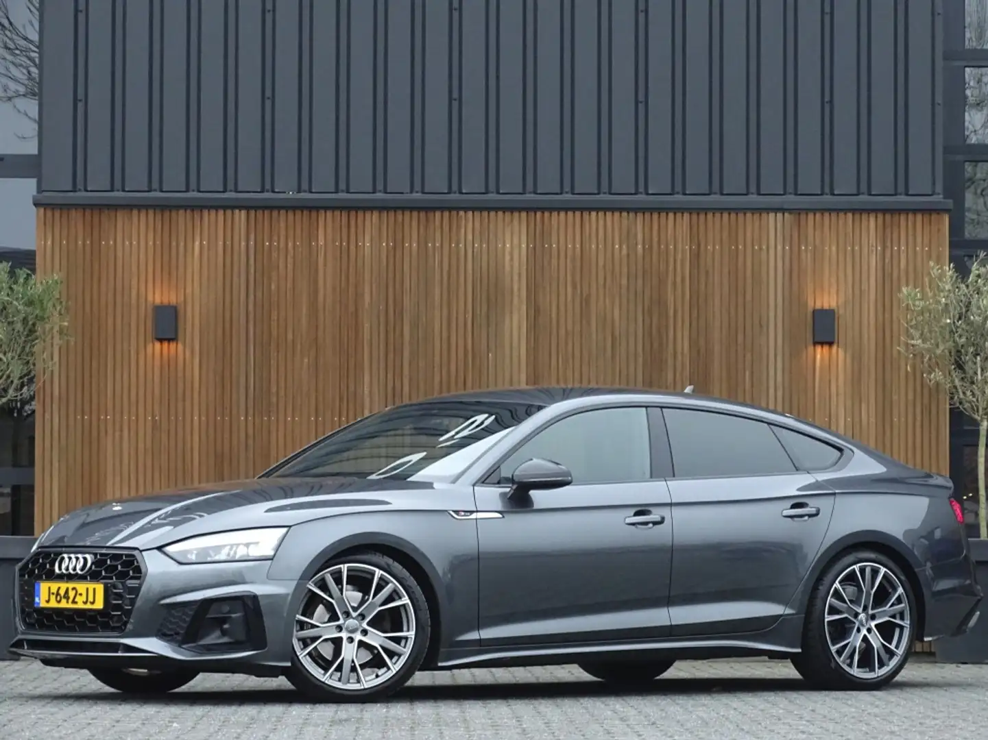 Audi A5 Sportback 40 TFSI 191PK / S-Line / B&O / LED / Lau Grijs - 1