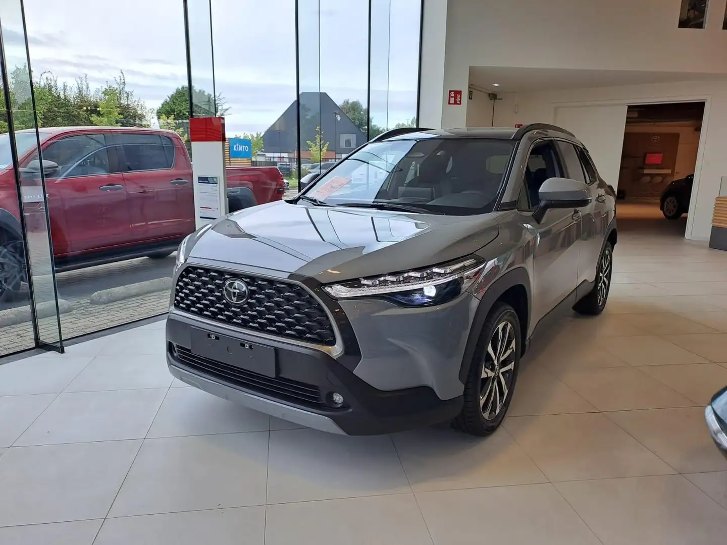 Toyota Corolla Cross 1.8 Hybrid Style Gris - 1