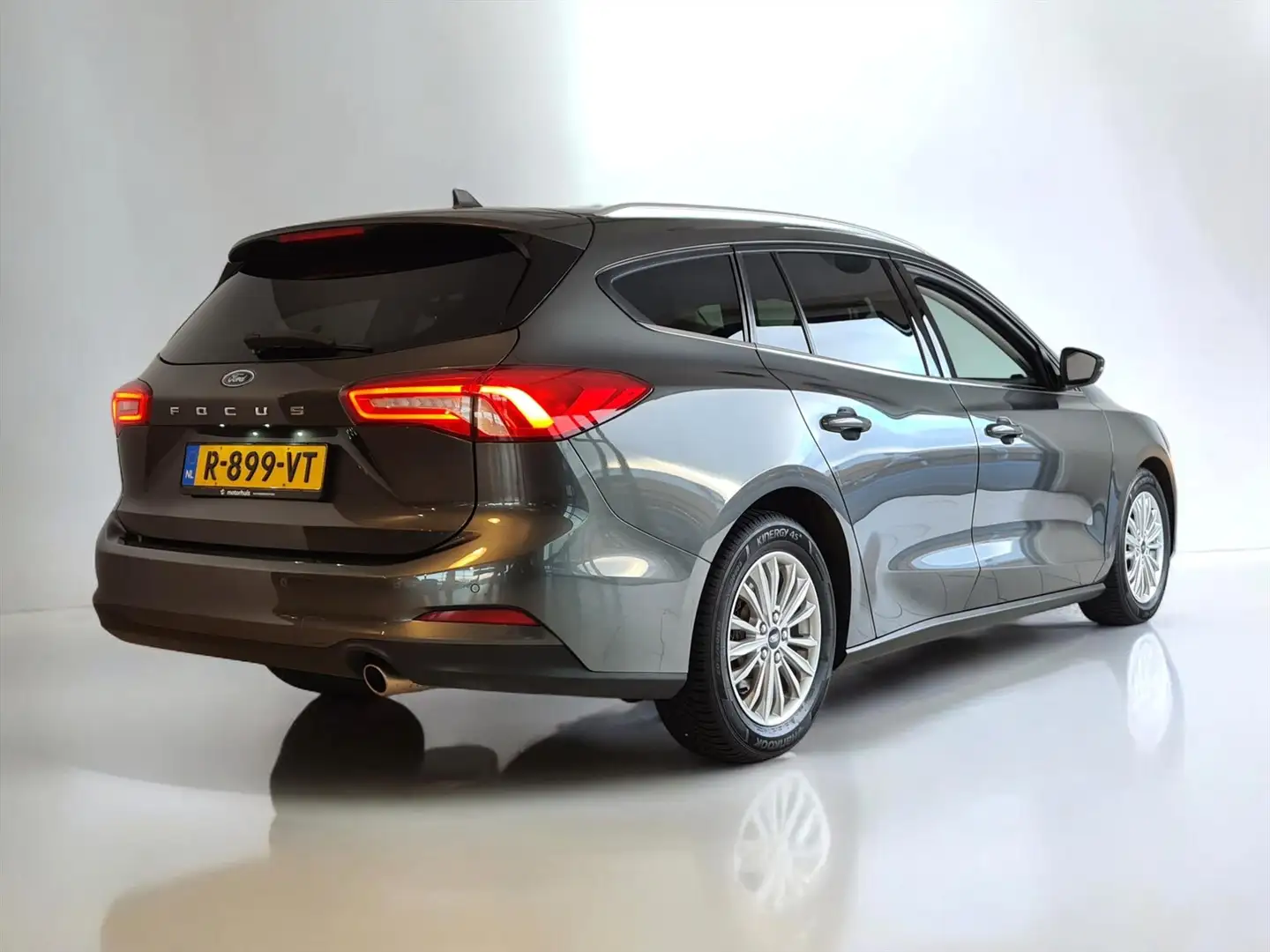 Ford Focus Wagon New 1.5 EcoBoost 150pk Active Business NAVI Schwarz - 2