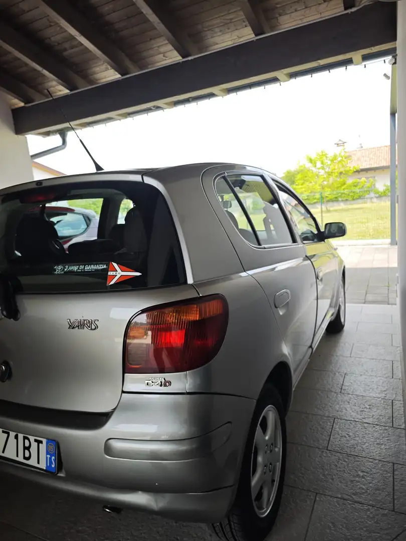 Toyota Yaris 5p 1.4 d-4d Expo c/clima - 2