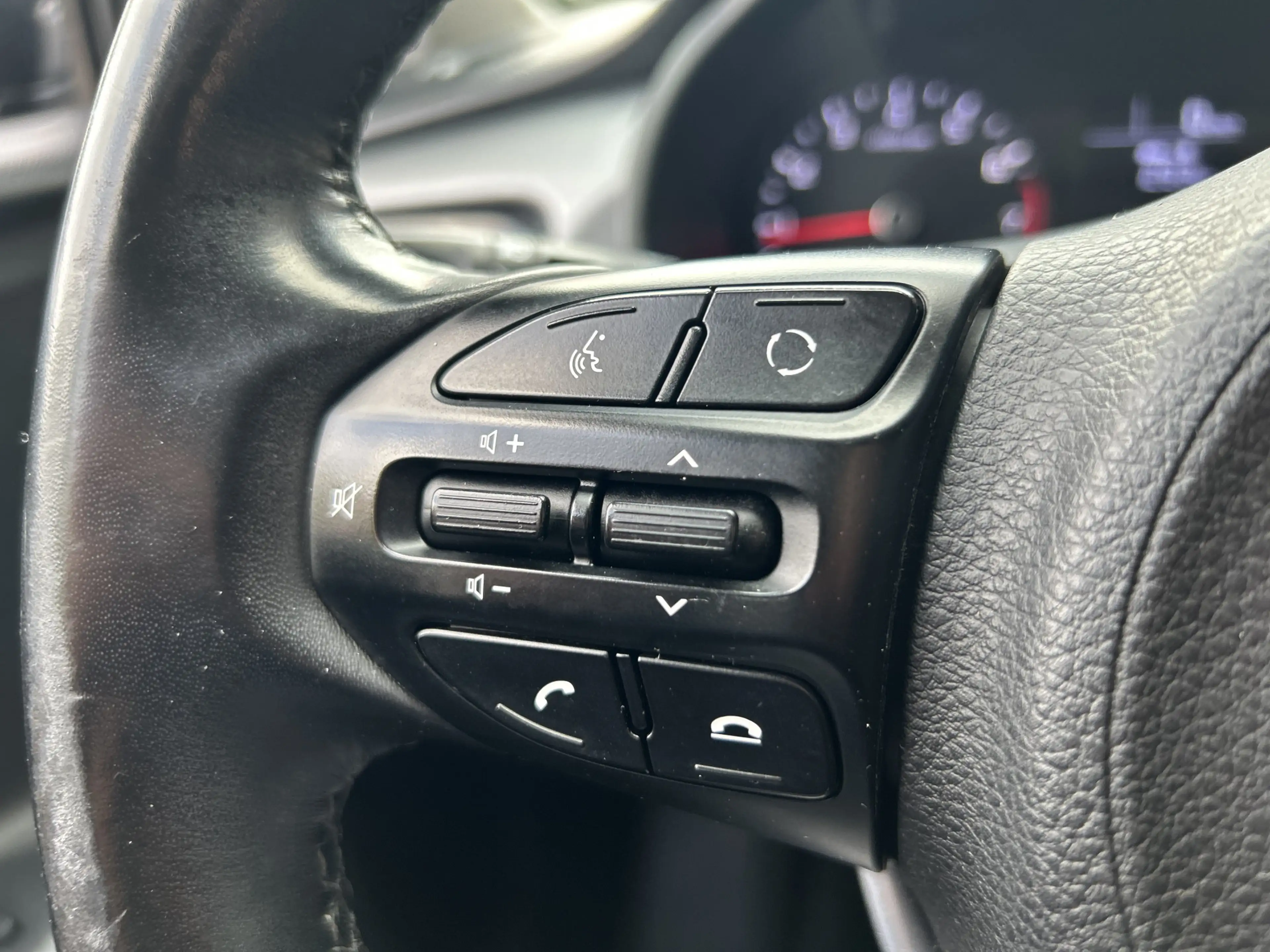 Kia Rio 1.2 CVVT DynamicLine // LED // NAVI + CARPLAY // C — photo 10