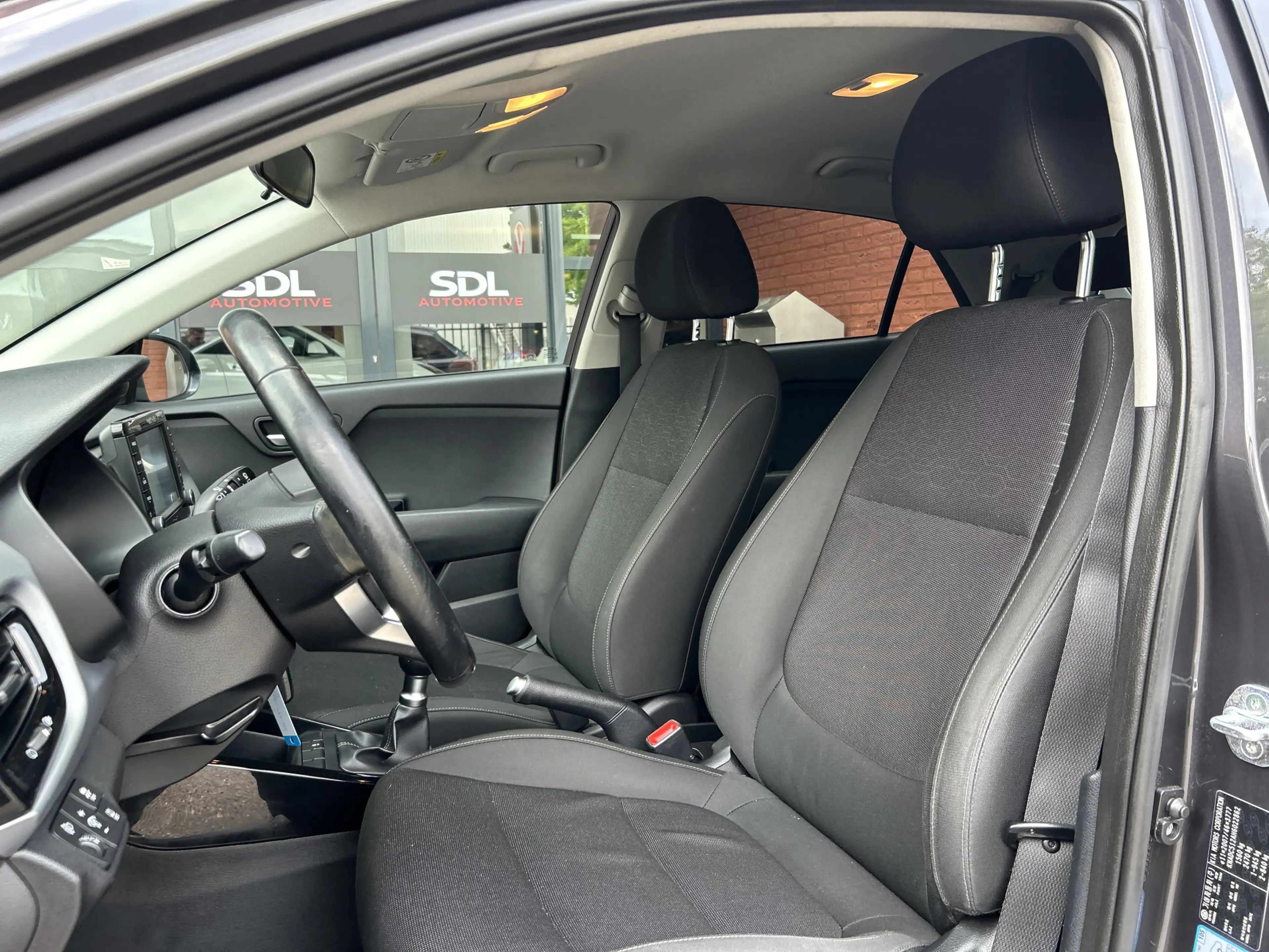 Kia Rio 1.2 CVVT DynamicLine // LED // NAVI + CARPLAY // C — photo 9