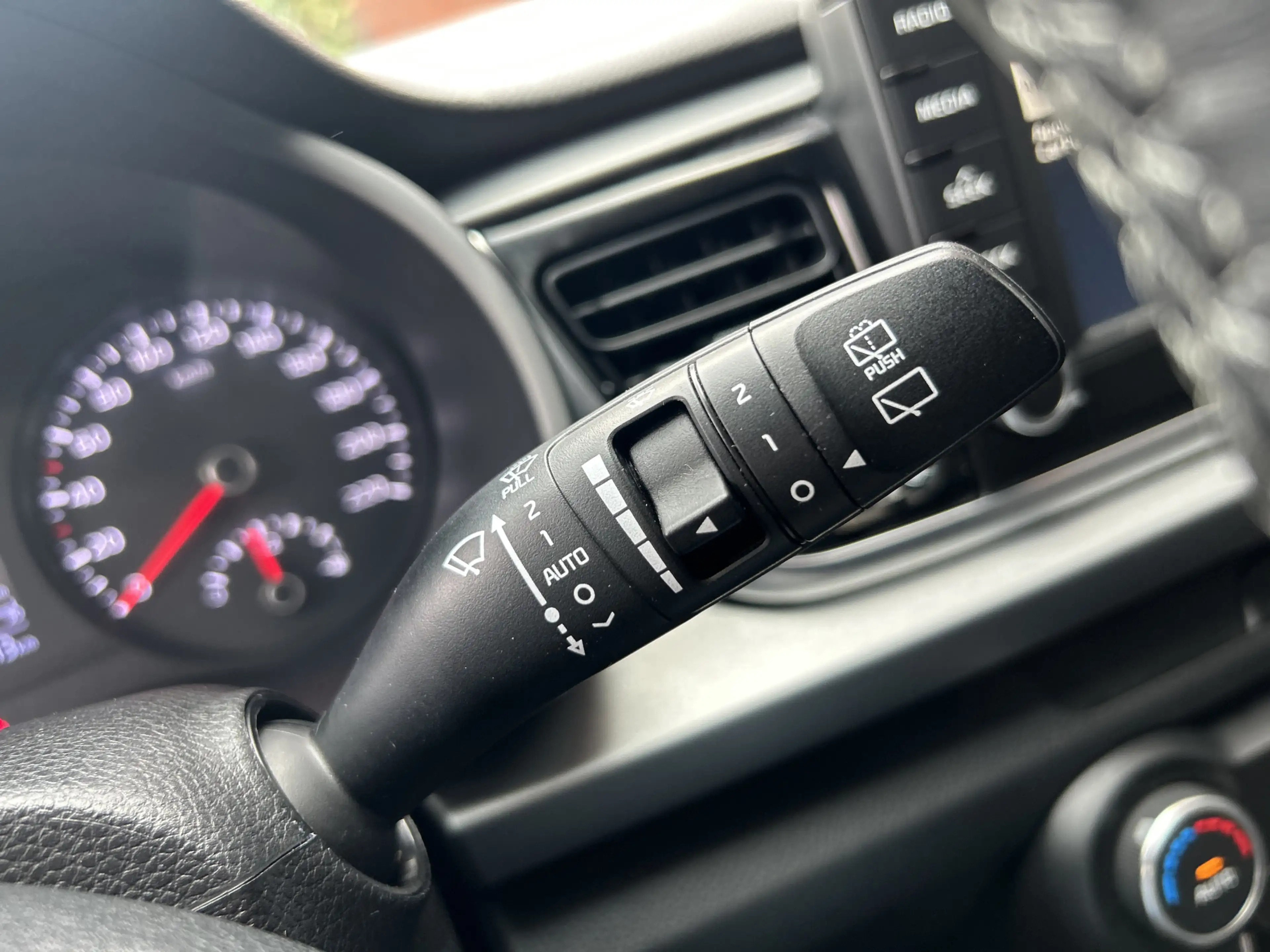 Kia Rio 1.2 CVVT DynamicLine // LED // NAVI + CARPLAY // C — photo 13