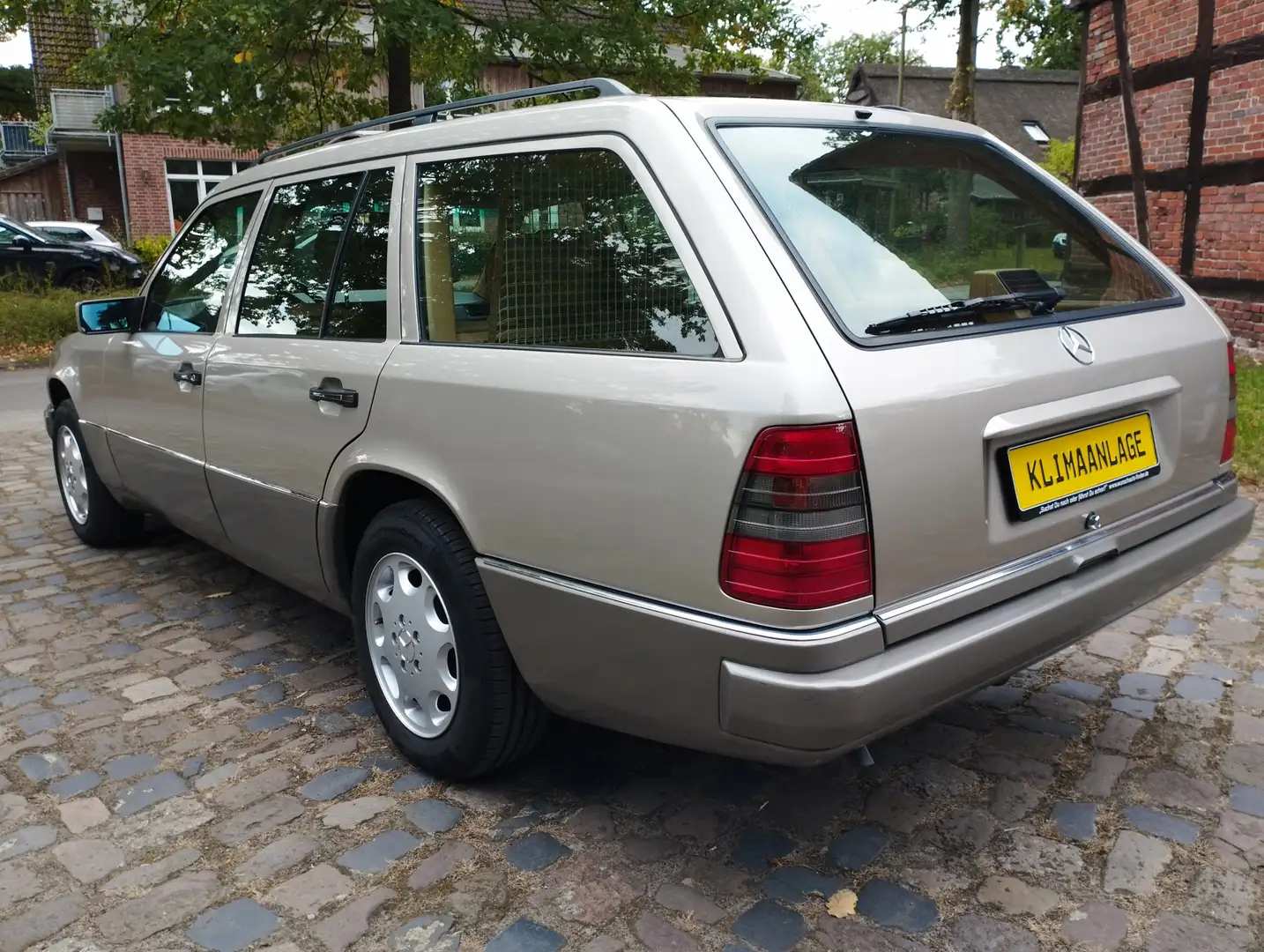 Mercedes-Benz 230 TE mit KLIMA,1.Hand exzellenter Zustand! Argent - 2