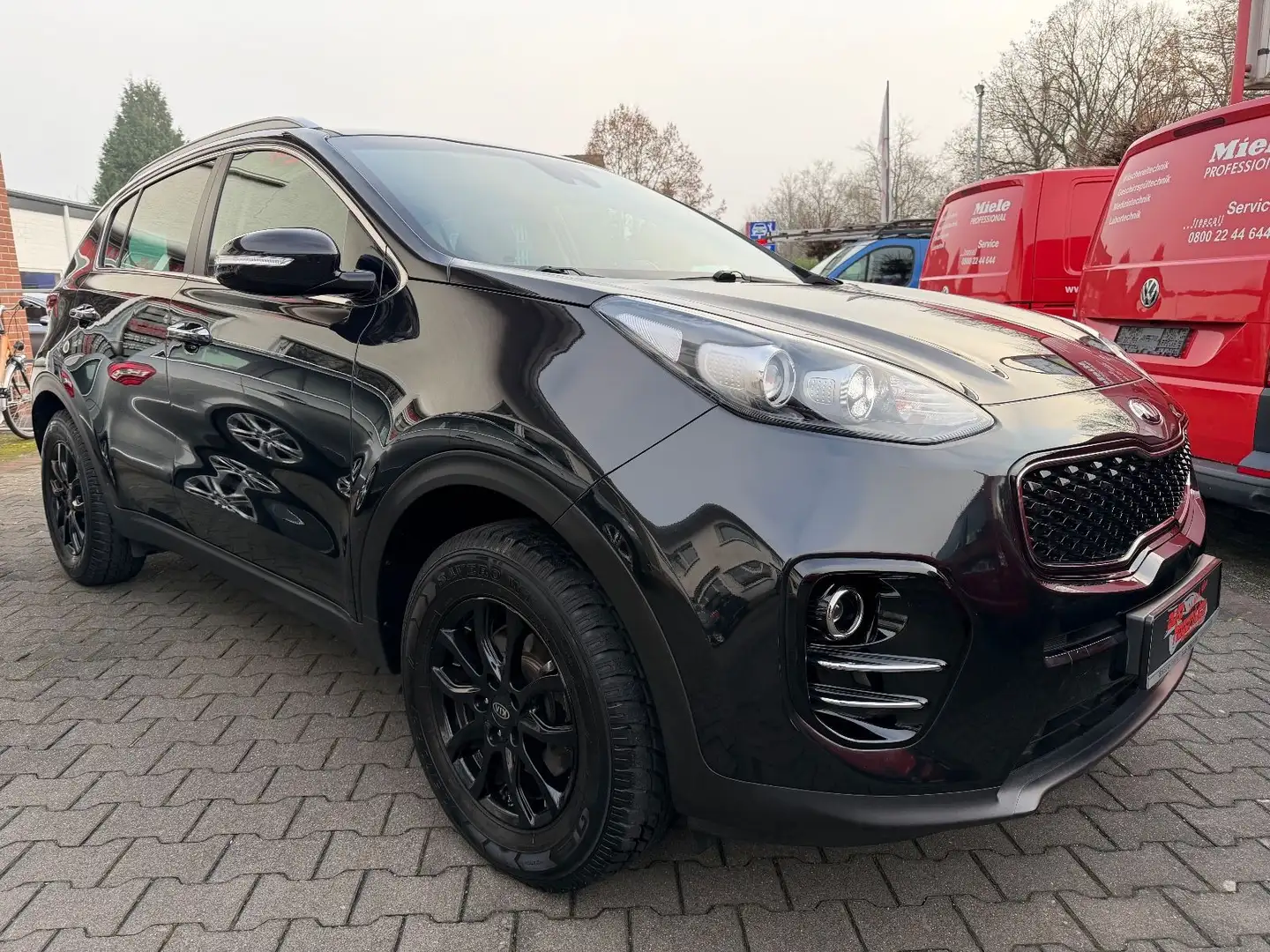 Kia Sportage Dream Team Kamera CarPlay 4xSHZ Navi Schwarz - 1